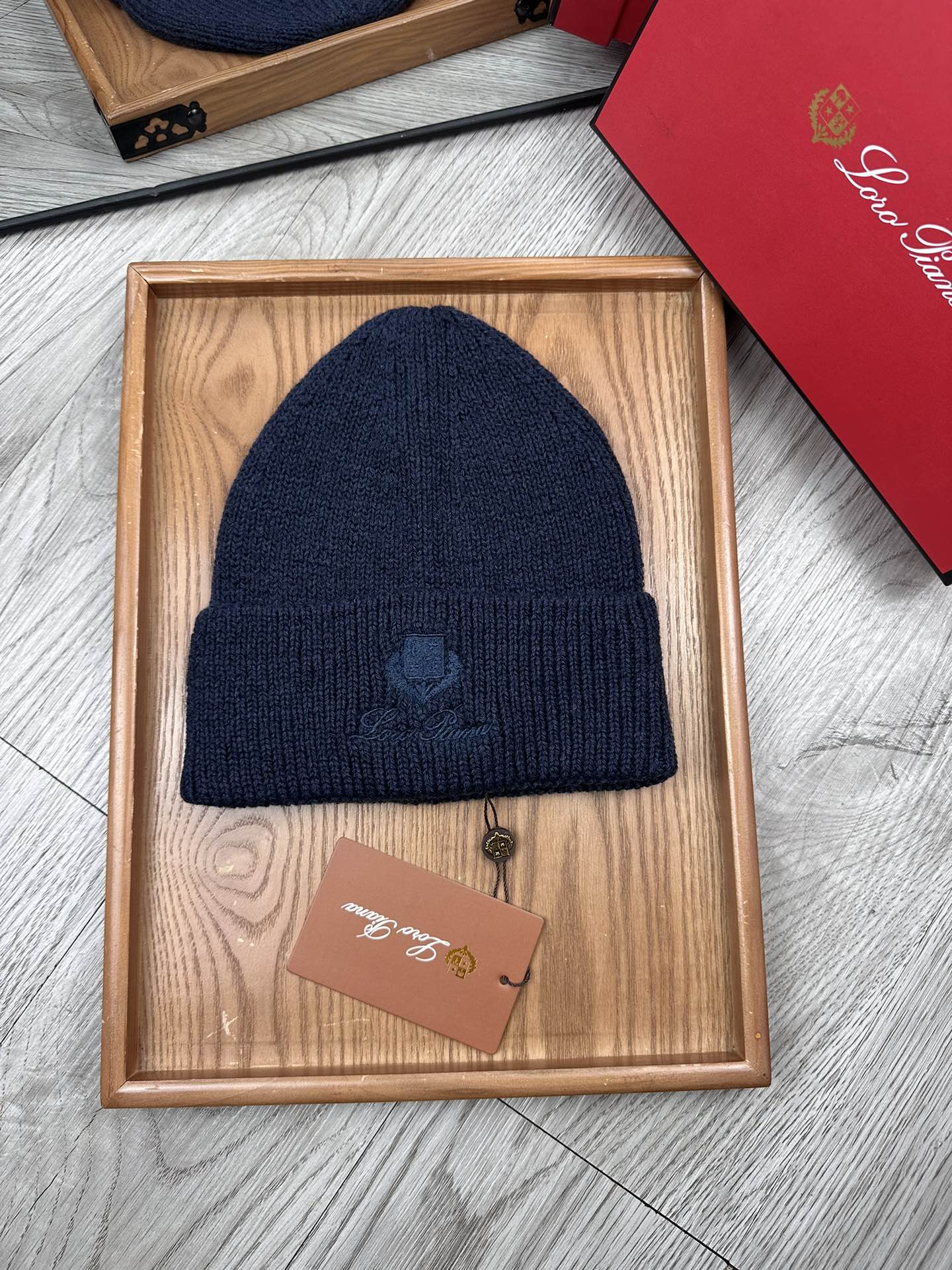 。LP。福利！！新款上架，特别实惠的一个系列帽子，面料：细毛线。密度紧致！毛线针织面料手感舒适透气性好！