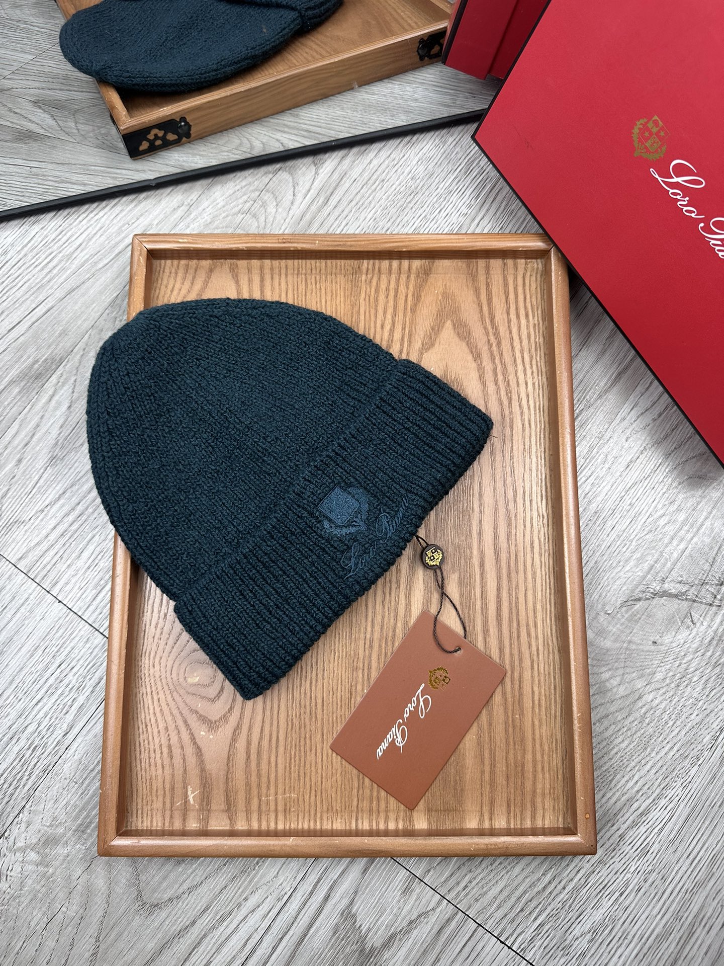 。LP。福利！！新款上架，特别实惠的一个系列帽子，面料：细毛线。密度紧致！毛线针织面料手感舒适透气性好！