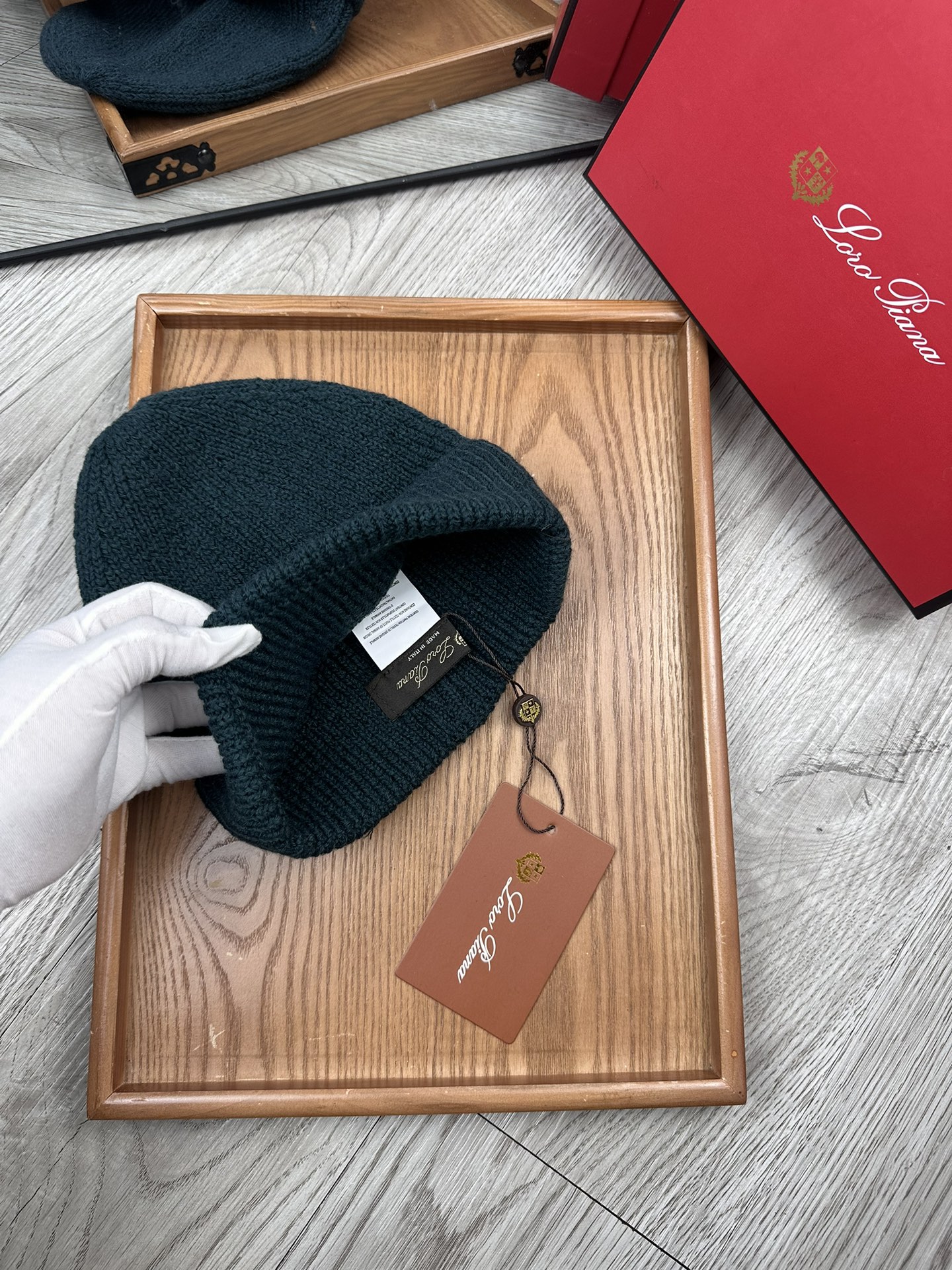 。LP。福利！！新款上架，特别实惠的一个系列帽子，面料：细毛线。密度紧致！毛线针织面料手感舒适透气性好！