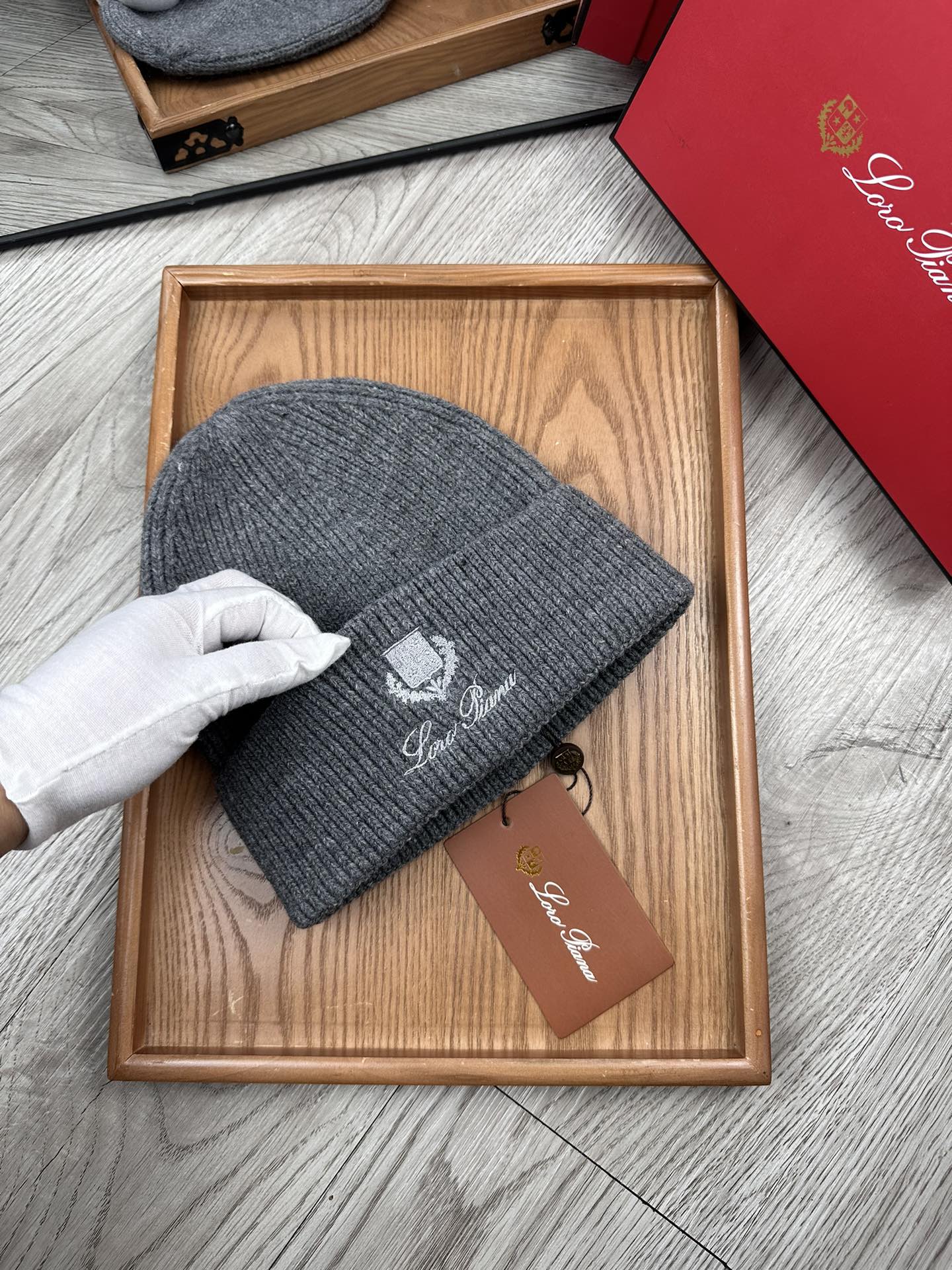 。LP。福利！！新款上架，特别实惠的一个系列帽子，面料：细毛线。密度紧致！毛线针织面料手感舒适透气性好！