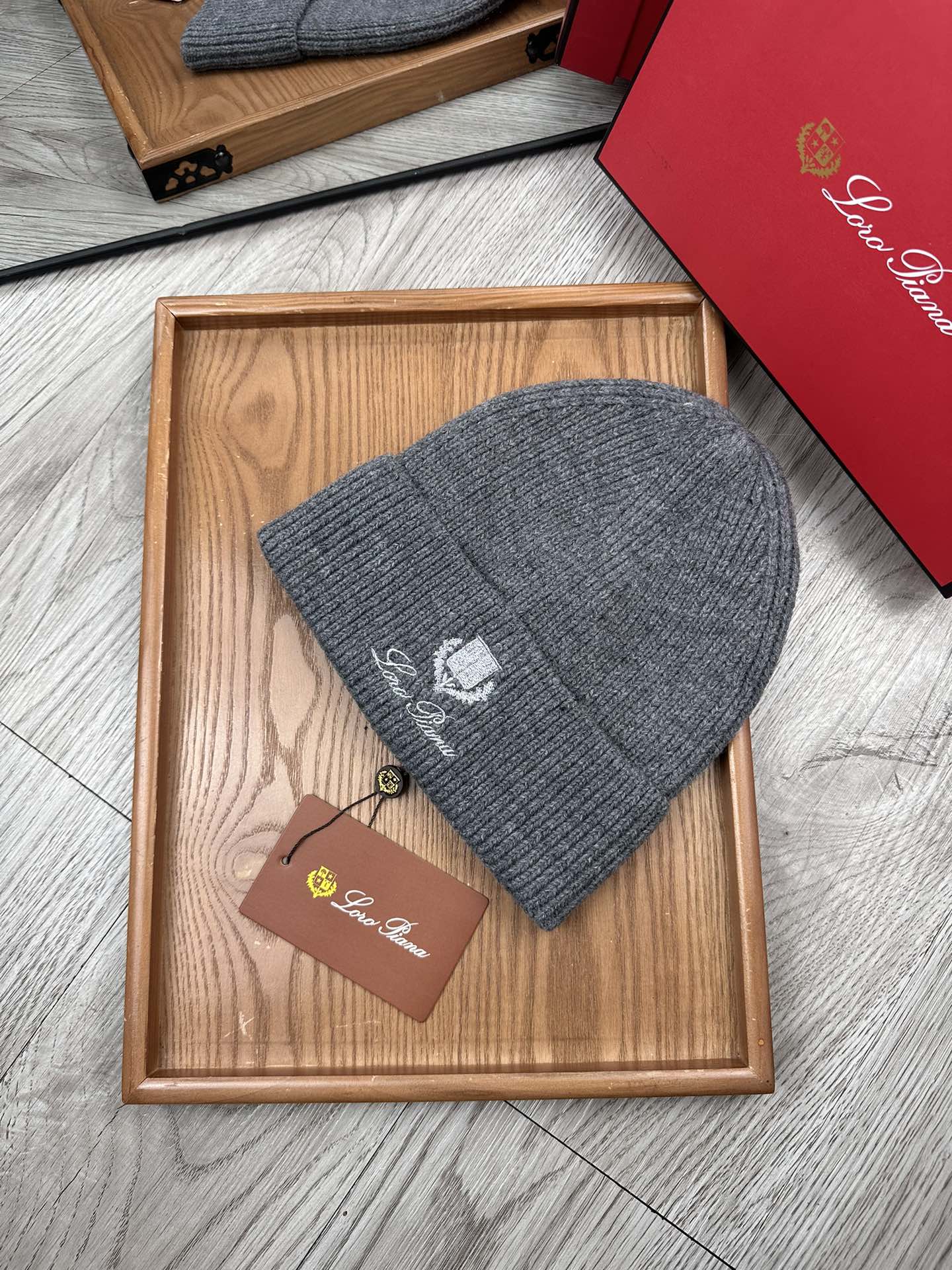 。LP。福利！！新款上架，特别实惠的一个系列帽子，面料：细毛线。密度紧致！毛线针织面料手感舒适透气性好！