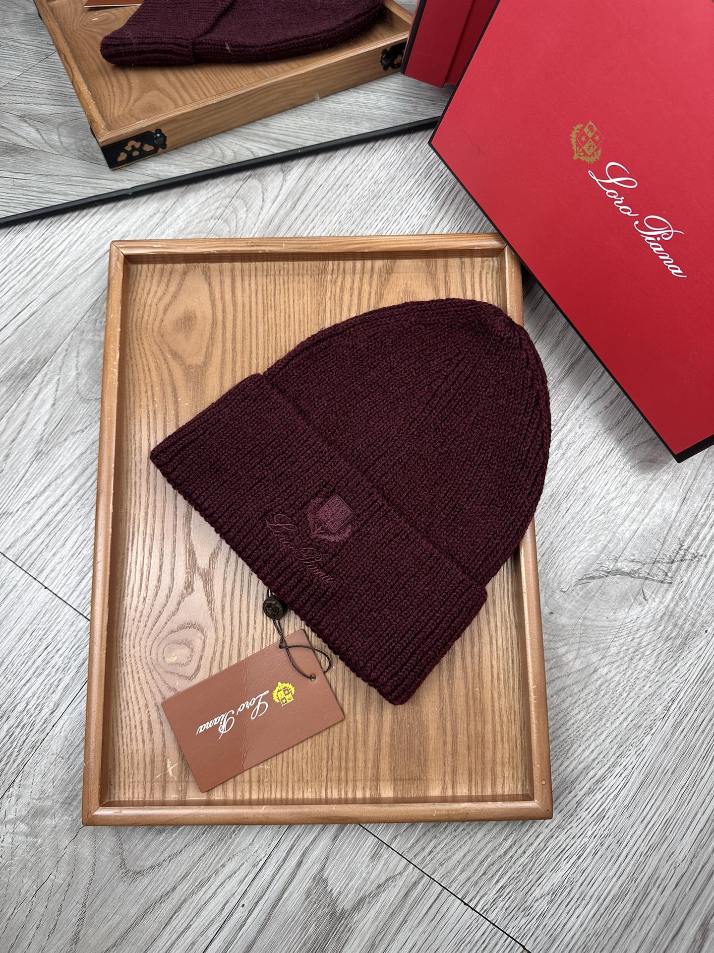 。LP。福利！！新款上架，特别实惠的一个系列帽子，面料：细毛线。密度紧致！毛线针织面料手感舒适透气性好！