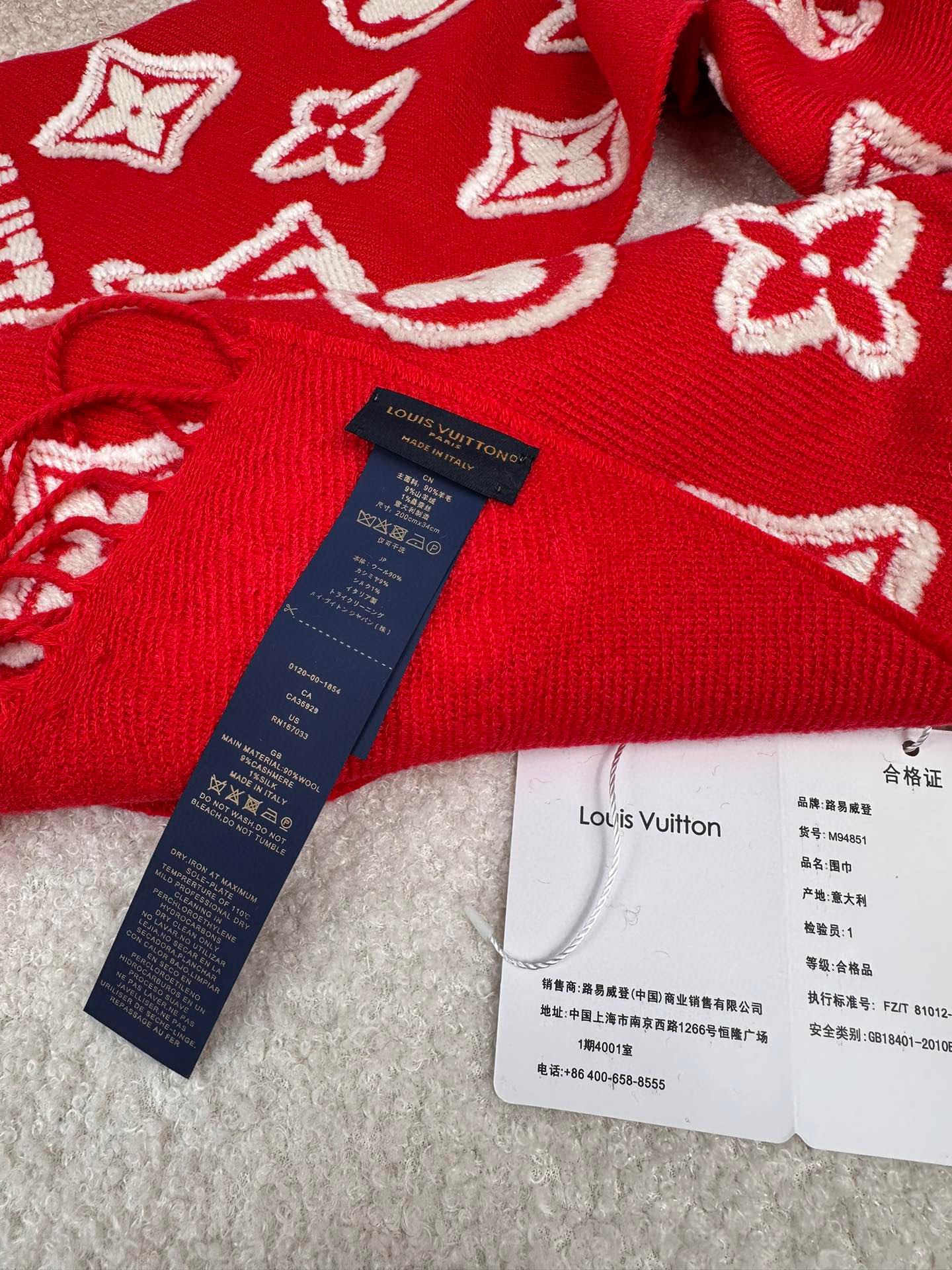 P。L家。绝美剪花镶嵌贴片工艺。真的绝美！今年最大工程的一个设计款！重工制造！细节决定品质！上身效果就是