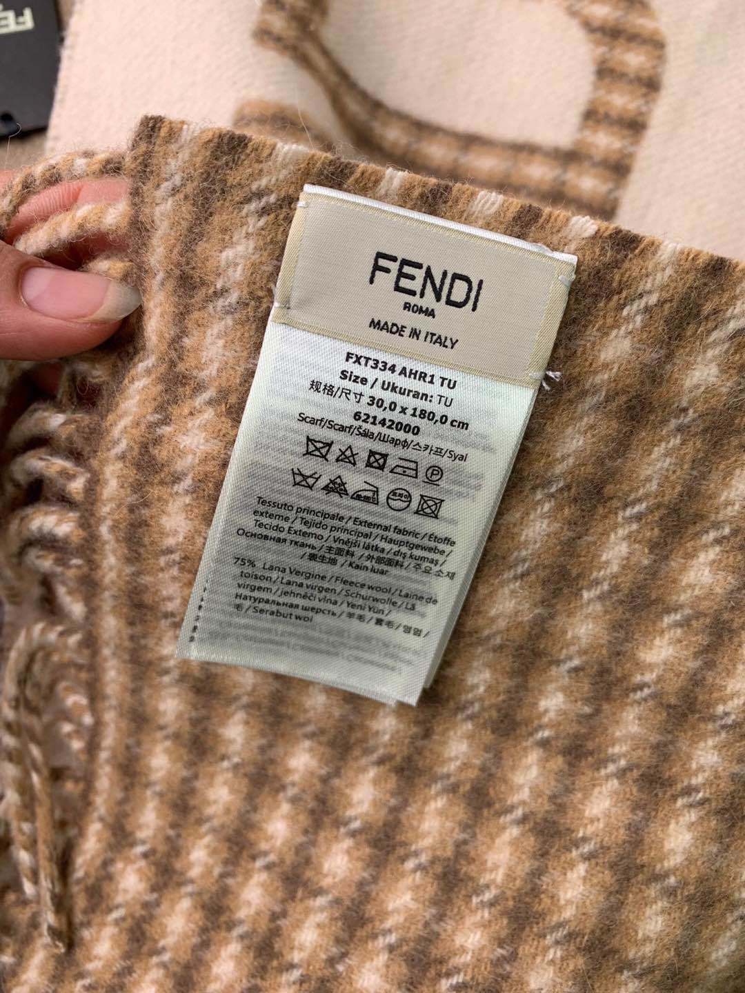 PF家市面最高版!非市场F货!!手感真的非常舒服!!颜色明亮鲜艳!市场F货版本手感极差!颜色暗沉!尽管拿