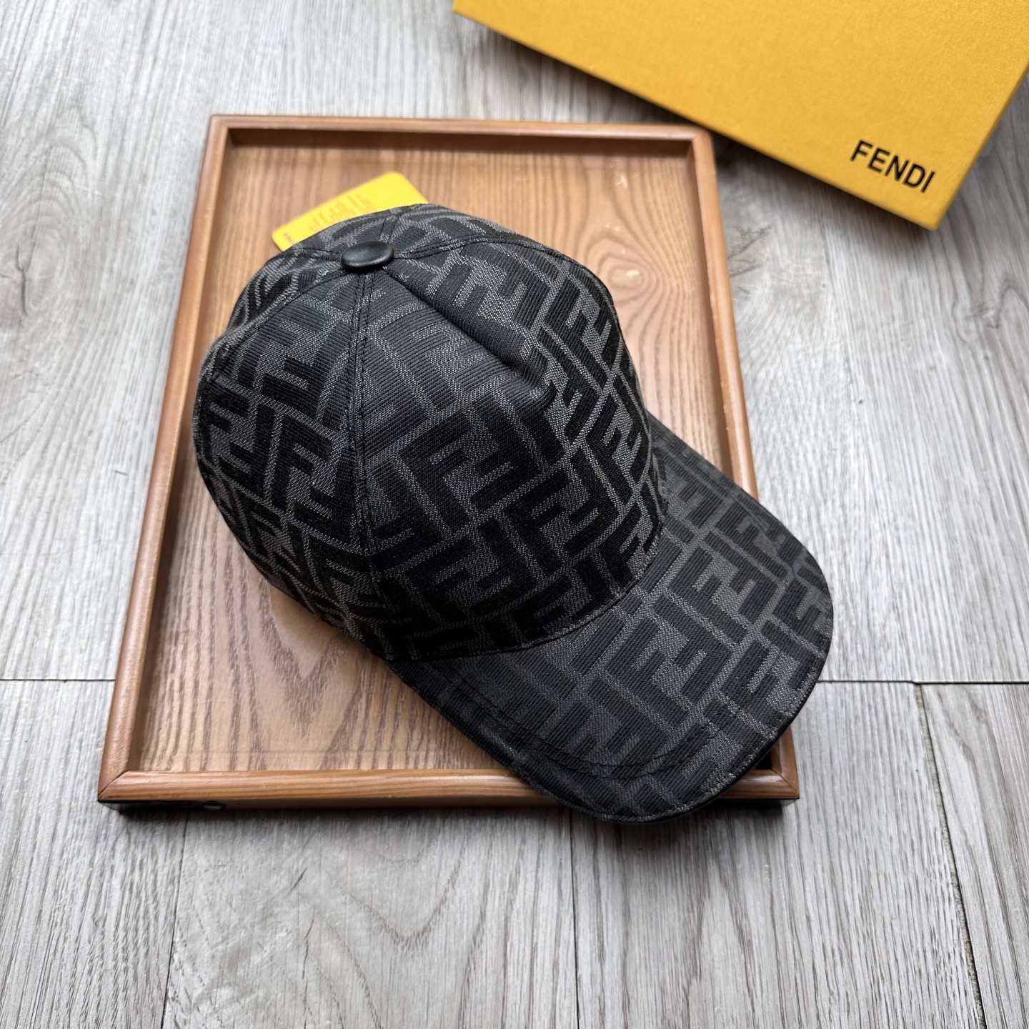 High-End Leather Hats: Unique Design, Quality Materials, Detailed Craftsmanship - 图片 4