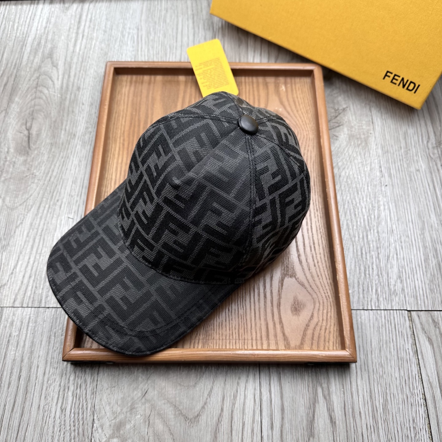High-End Leather Hats: Unique Design, Quality Materials, Detailed Craftsmanship - 图片 3