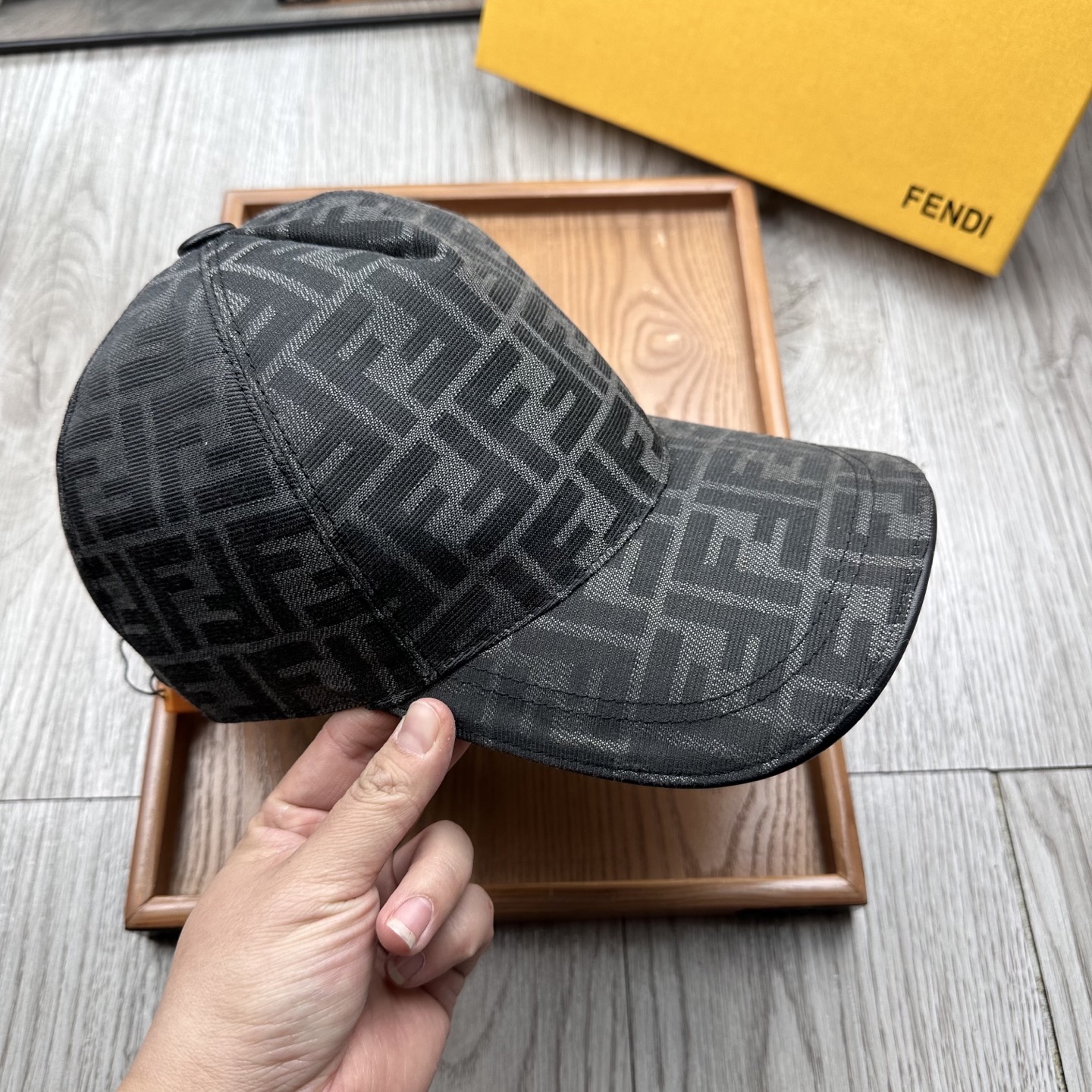 High-End Leather Hats: Unique Design, Quality Materials, Detailed Craftsmanship - 图片 6