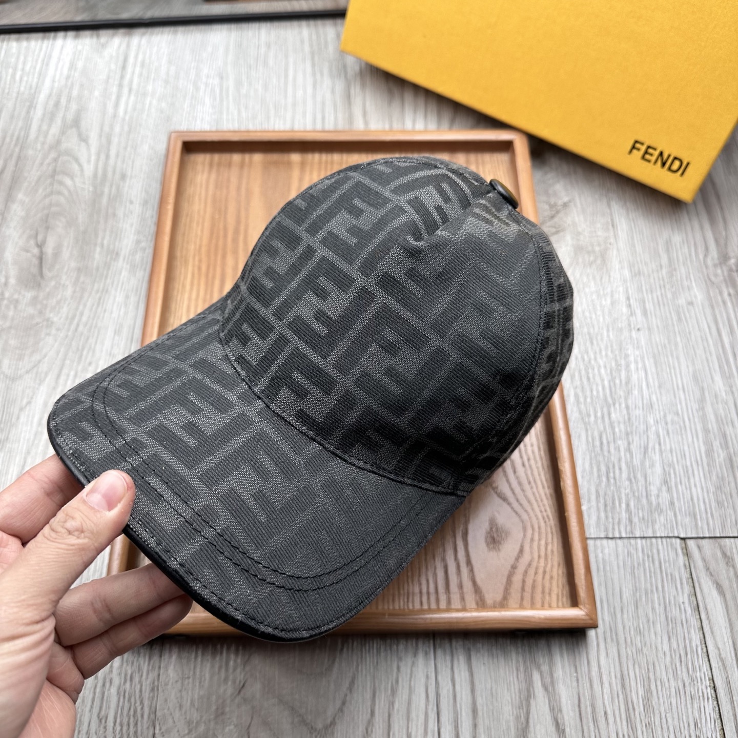 High-End Leather Hats: Unique Design, Quality Materials, Detailed Craftsmanship - 图片 7