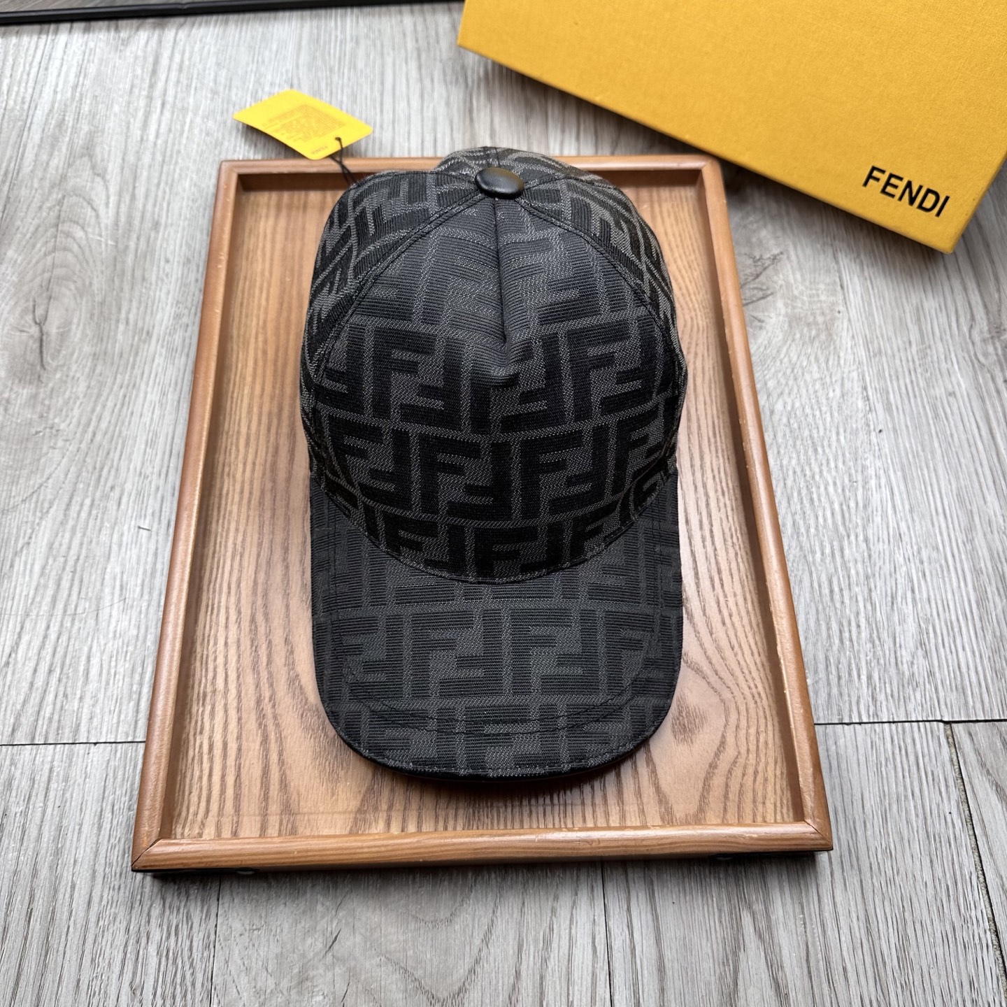 High-End Leather Hats: Unique Design, Quality Materials, Detailed Craftsmanship - 图片 2