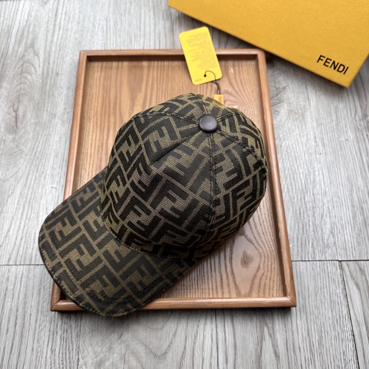 High-End Fashion Leather Hats: Quality Craftsmanship and Unique Details - 图片 3