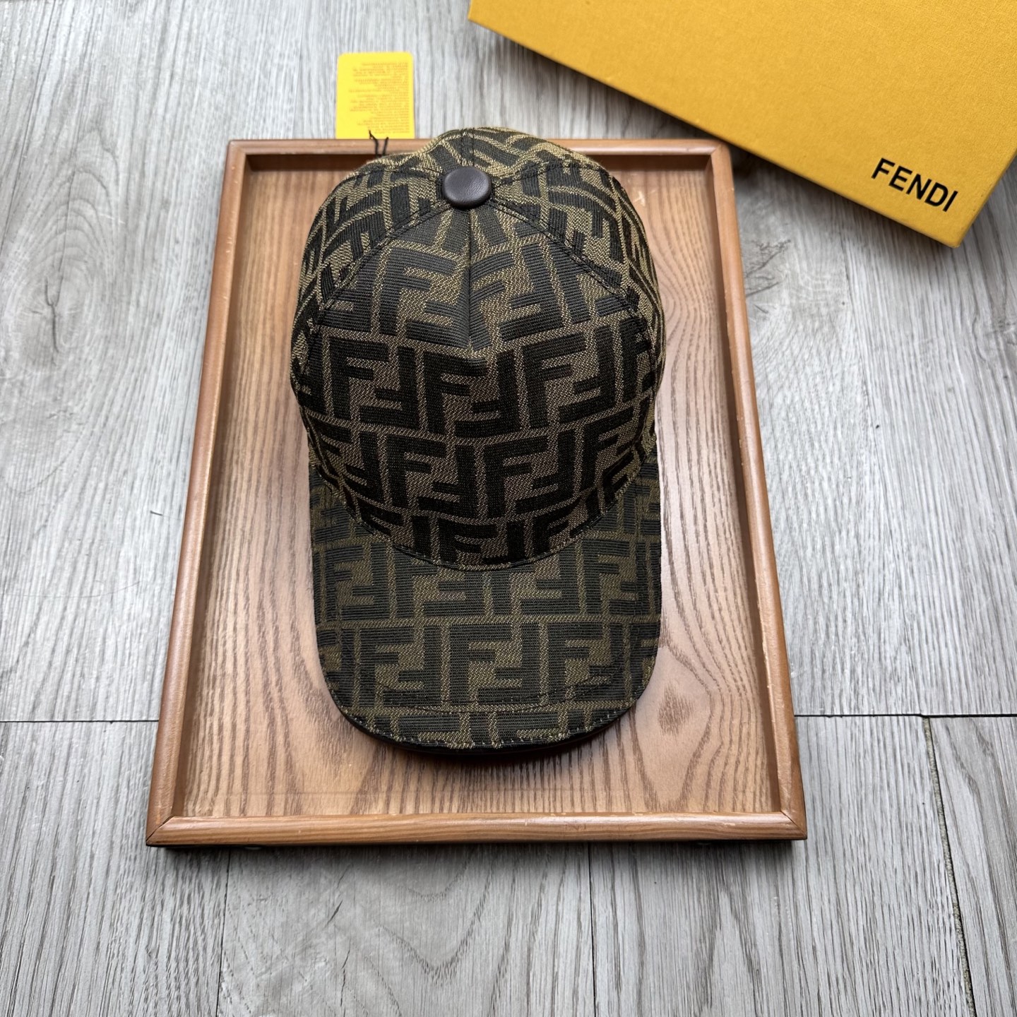 High-End Fashion Leather Hats: Quality Craftsmanship and Unique Details - 图片 2