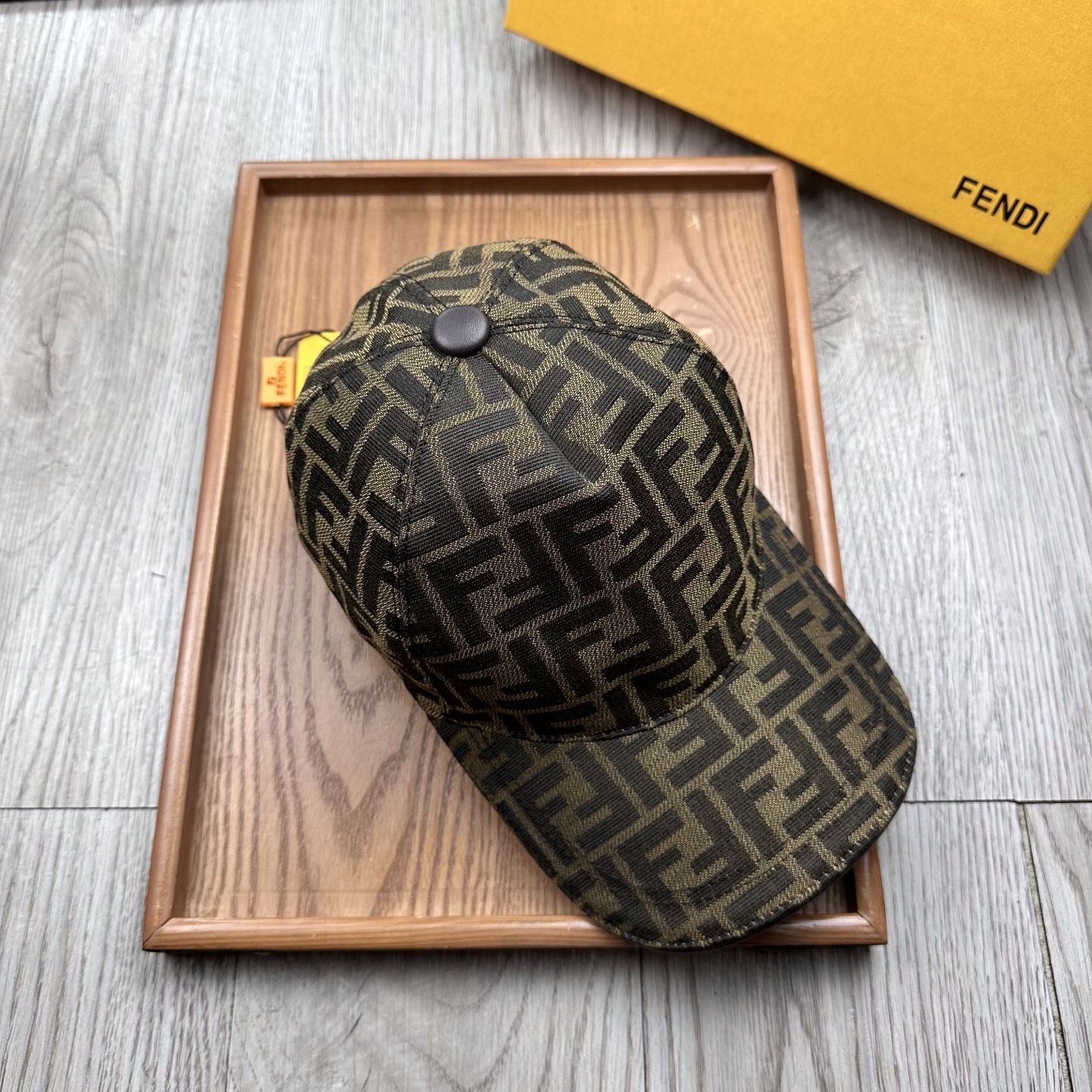 High-End Fashion Leather Hats: Quality Craftsmanship and Unique Details - 图片 4