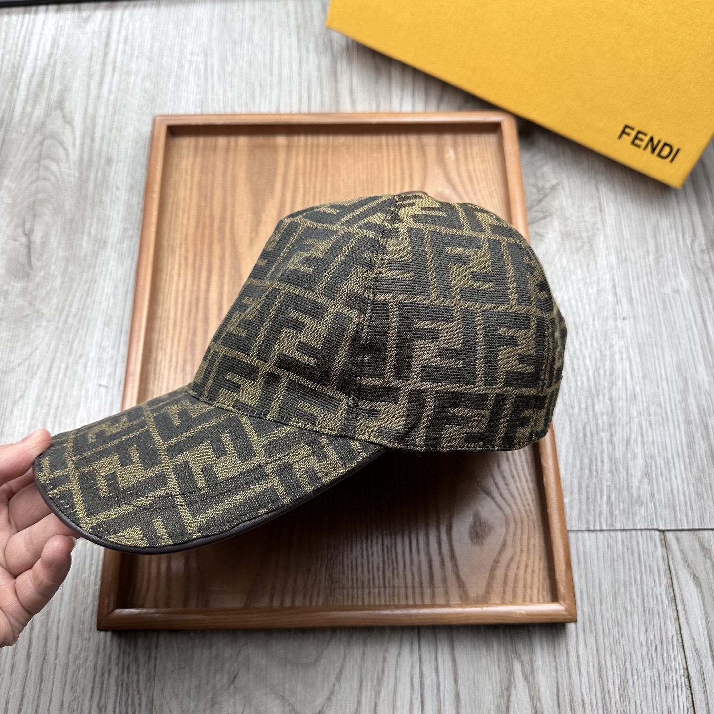 High-End Fashion Leather Hats: Quality Craftsmanship and Unique Details - 图片 8
