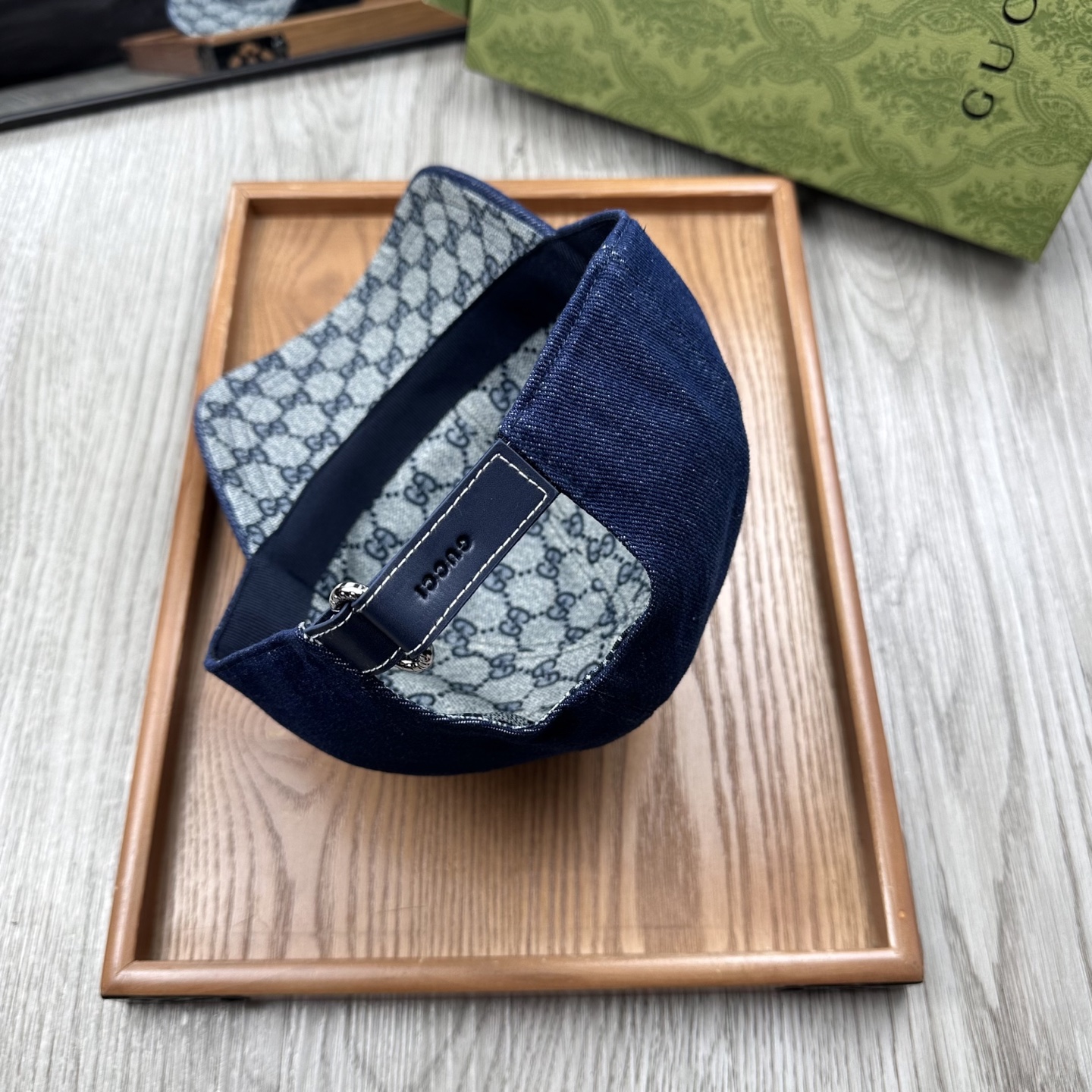 。G家。【配防尘袋】新品棒球帽！材质：纯棉！透气性好！春天挡风，夏天防晒必备单品！颜色大气！款式新颖别致