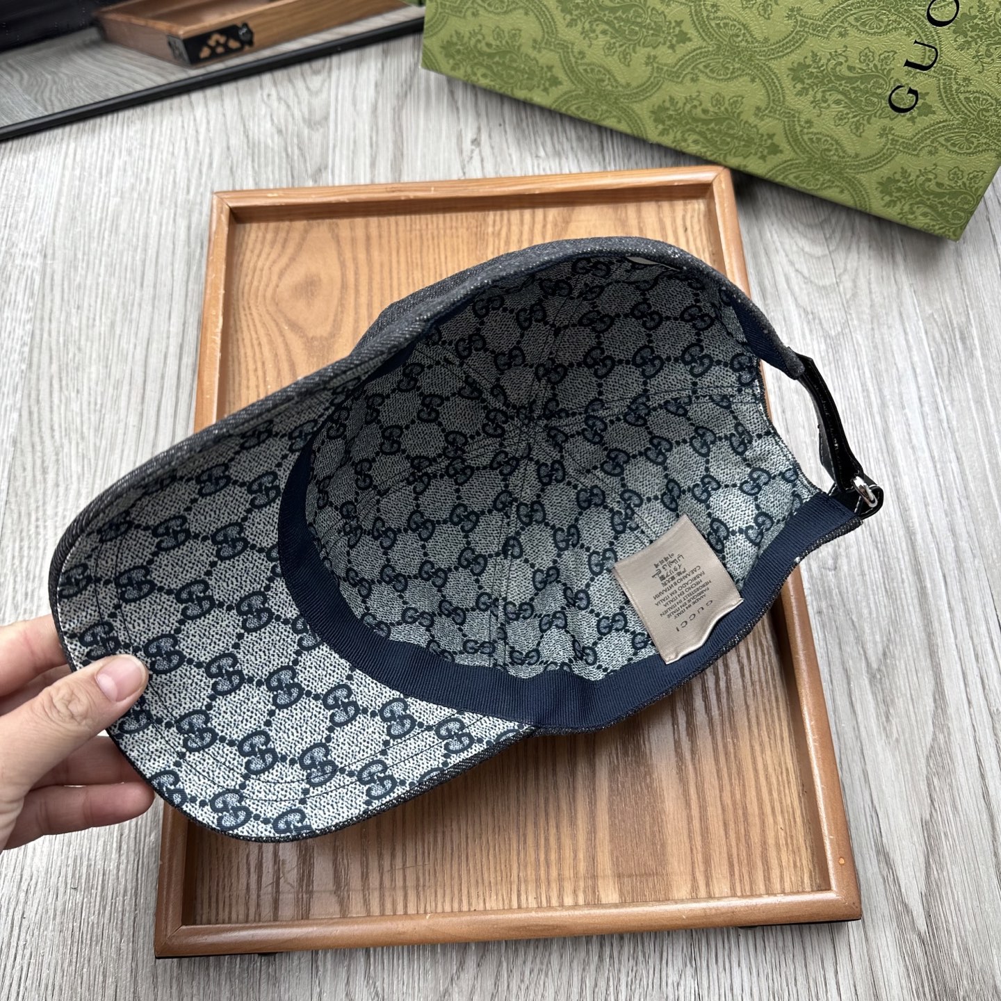。G家。【配防尘袋】新品棒球帽！材质：纯棉！透气性好！春天挡风，夏天防晒必备单品！颜色大气！款式新颖别致