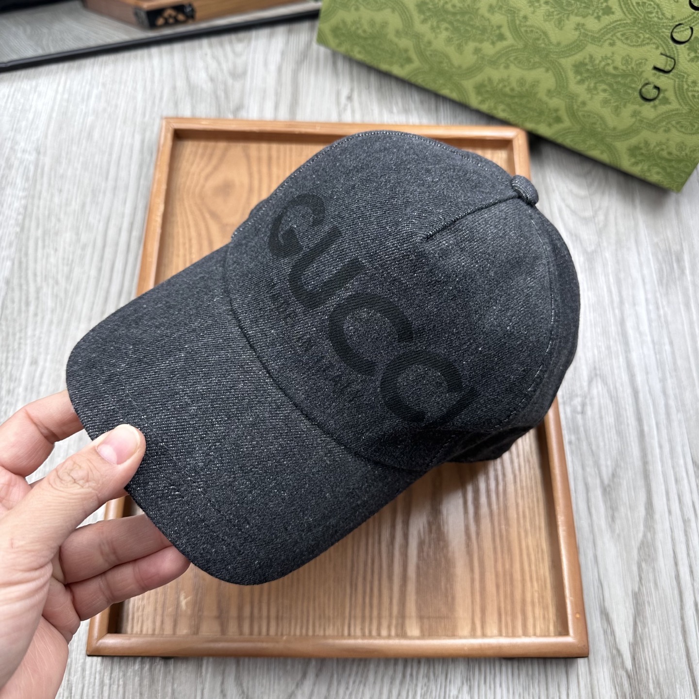 。G家。【配防尘袋】新品棒球帽！材质：纯棉！透气性好！春天挡风，夏天防晒必备单品！颜色大气！款式新颖别致