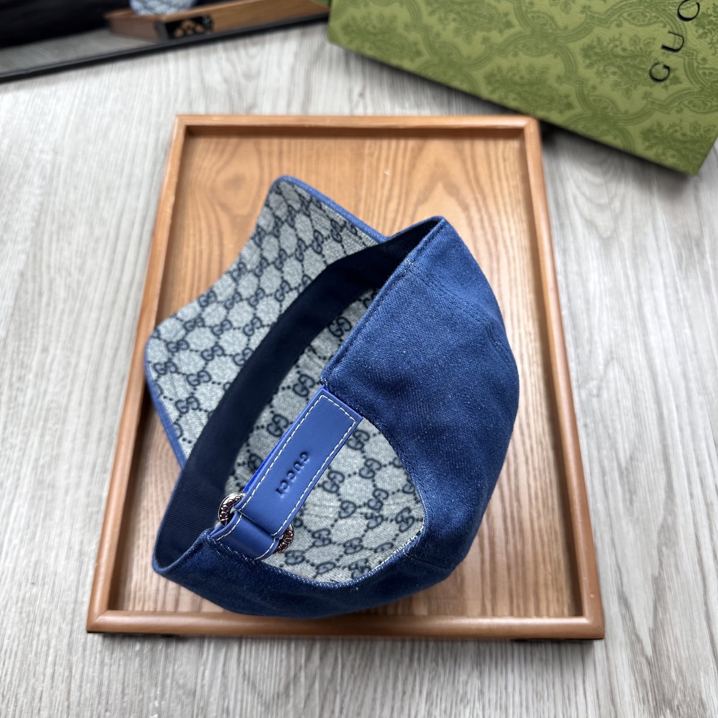 。G家。【配防尘袋】新品棒球帽！材质：纯棉！透气性好！春天挡风，夏天防晒必备单品！颜色大气！款式新颖别致