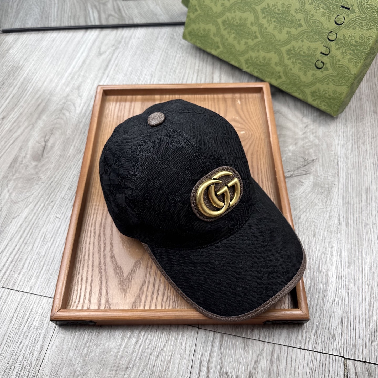 🌹。G家。 【超A品质-配透明防尘袋】最新款！时尚潮流，高端做工！每一个帽子都是用心之作！牛津材质！头层牛皮！非一般的品