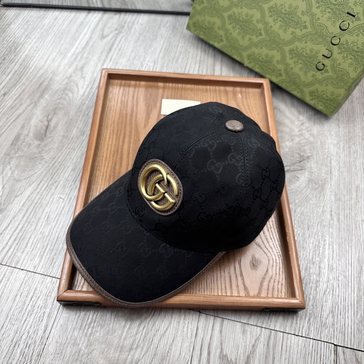🌹。G家。 【超A品质-配透明防尘袋】最新款！时尚潮流，高端做工！每一个帽子都是用心之作！牛津材质！头层牛皮！非一般的品