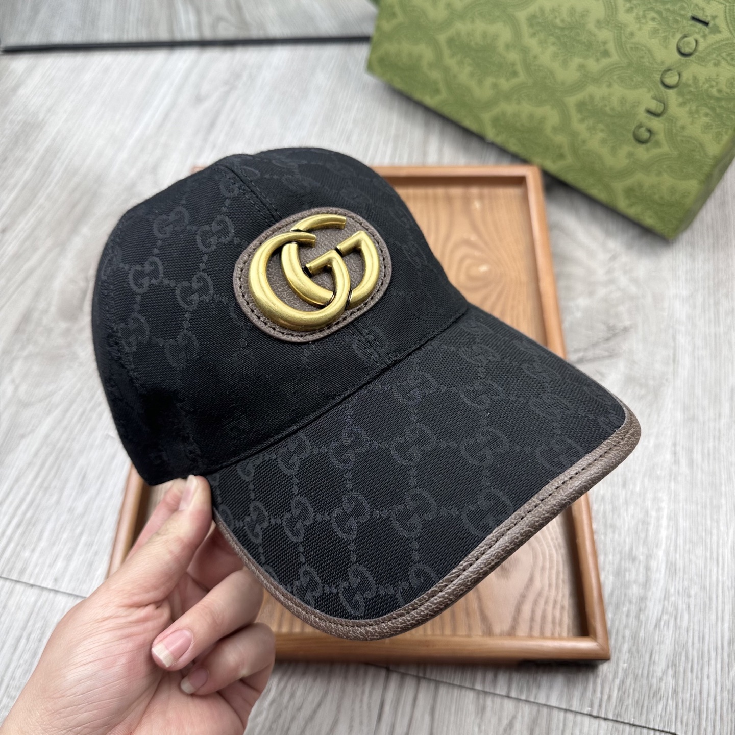 🌹。G家。 【超A品质-配透明防尘袋】最新款！时尚潮流，高端做工！每一个帽子都是用心之作！牛津材质！头层牛皮！非一般的品