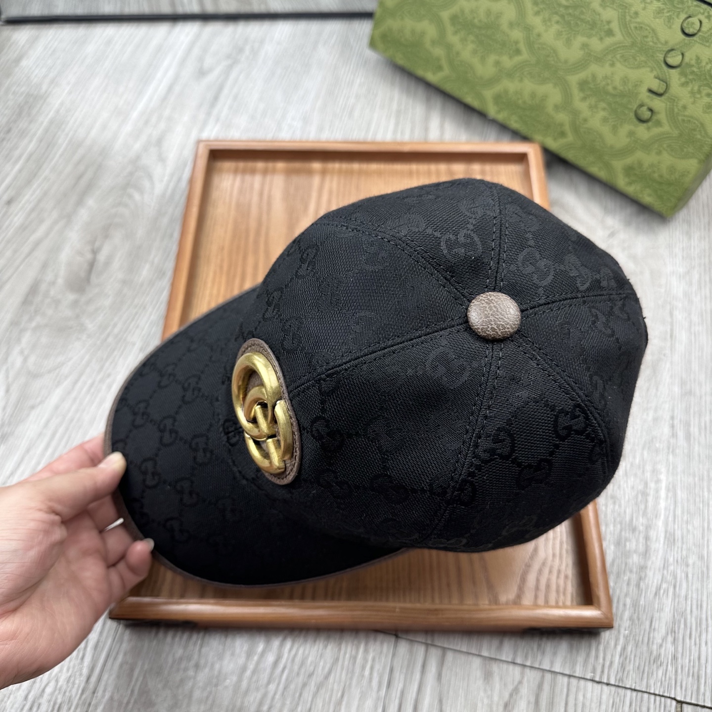🌹。G家。 【超A品质-配透明防尘袋】最新款！时尚潮流，高端做工！每一个帽子都是用心之作！牛津材质！头层牛皮！非一般的品