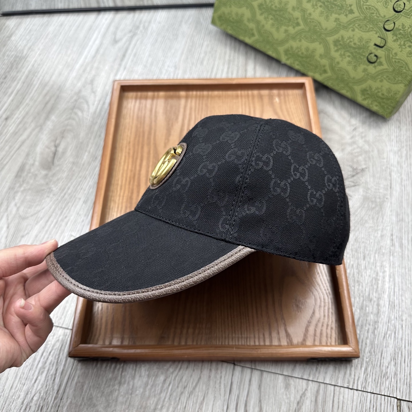 🌹。G家。 【超A品质-配透明防尘袋】最新款！时尚潮流，高端做工！每一个帽子都是用心之作！牛津材质！头层牛皮！非一般的品