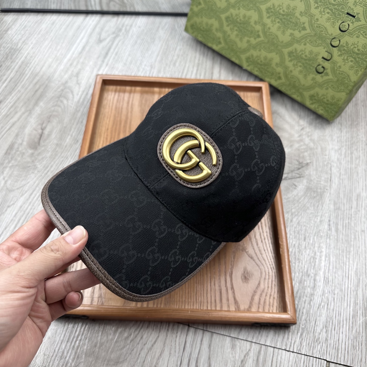 🌹。G家。 【超A品质-配透明防尘袋】最新款！时尚潮流，高端做工！每一个帽子都是用心之作！牛津材质！头层牛皮！非一般的品