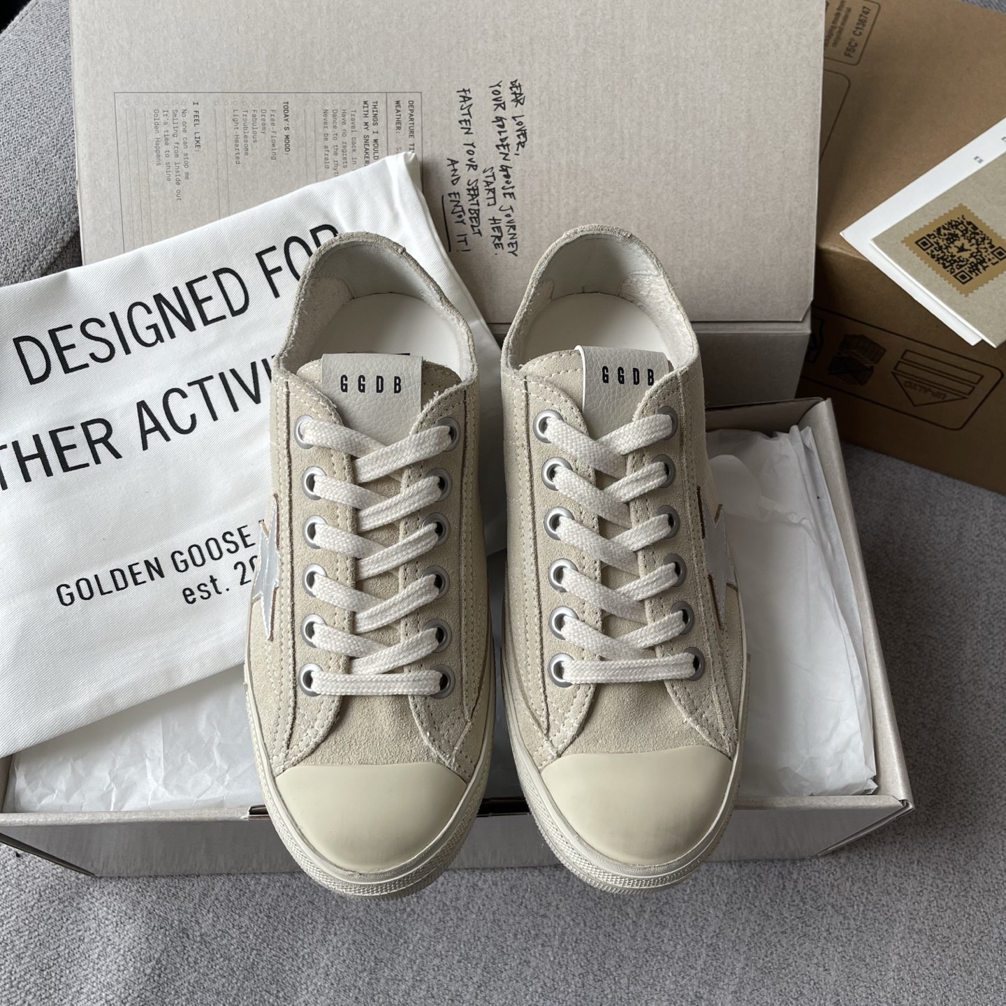 GGDB Low-Top Lace-Up Sneakers Beige Suede Star