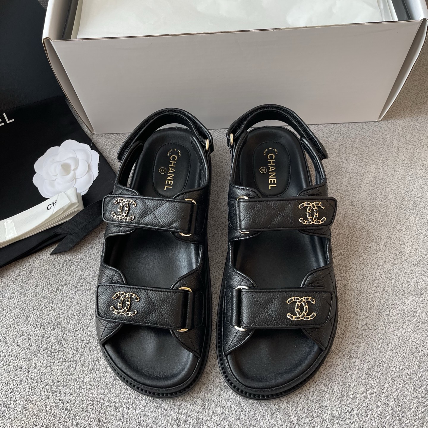 CHANEL 凉鞋 黑色 皮革 菱格 双带 魔术贴