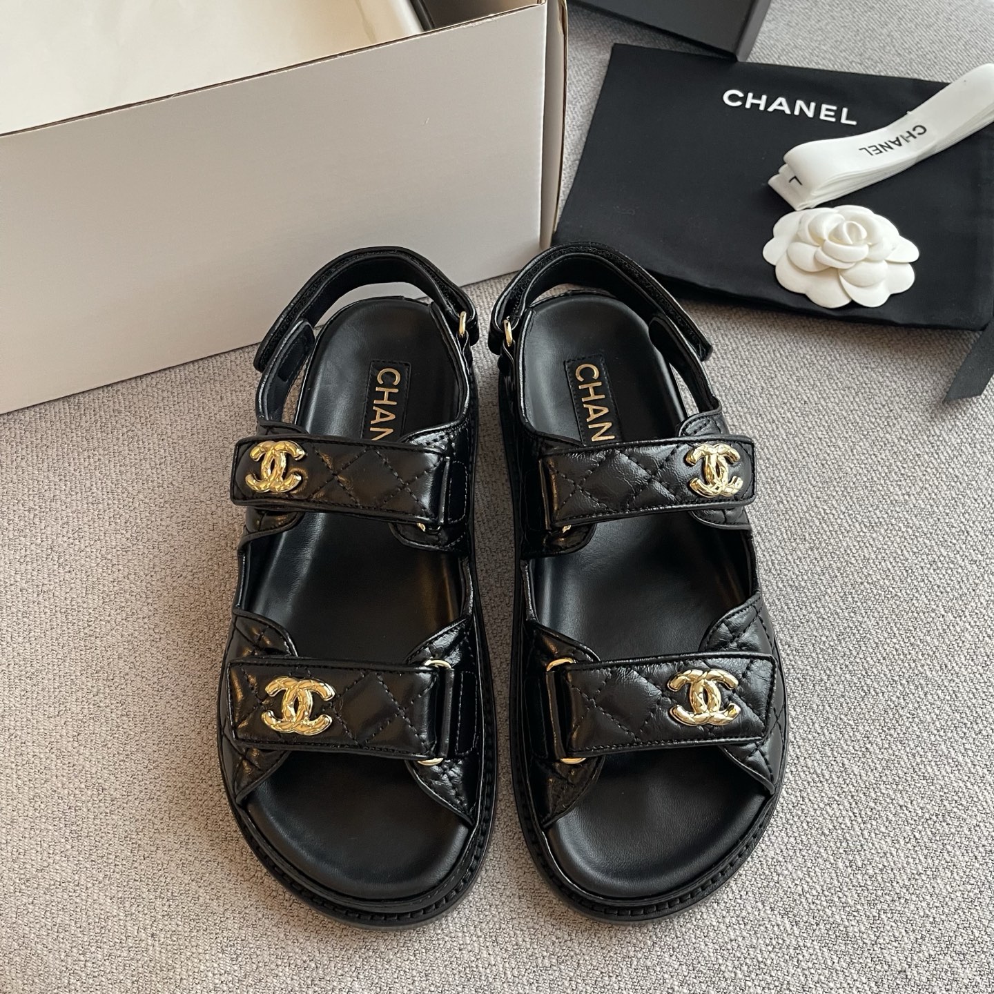CHANEL 菱格 魔术贴 凉鞋 黑色 羊皮