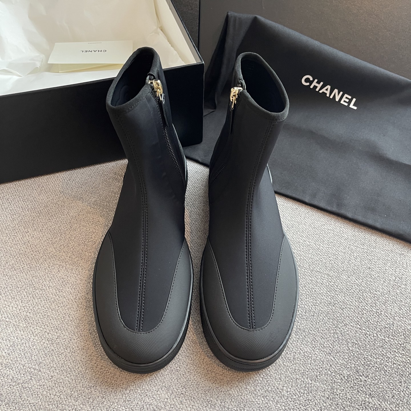 CHANEL 香奈儿 弹力 短靴 黑色 侧拉链 平底