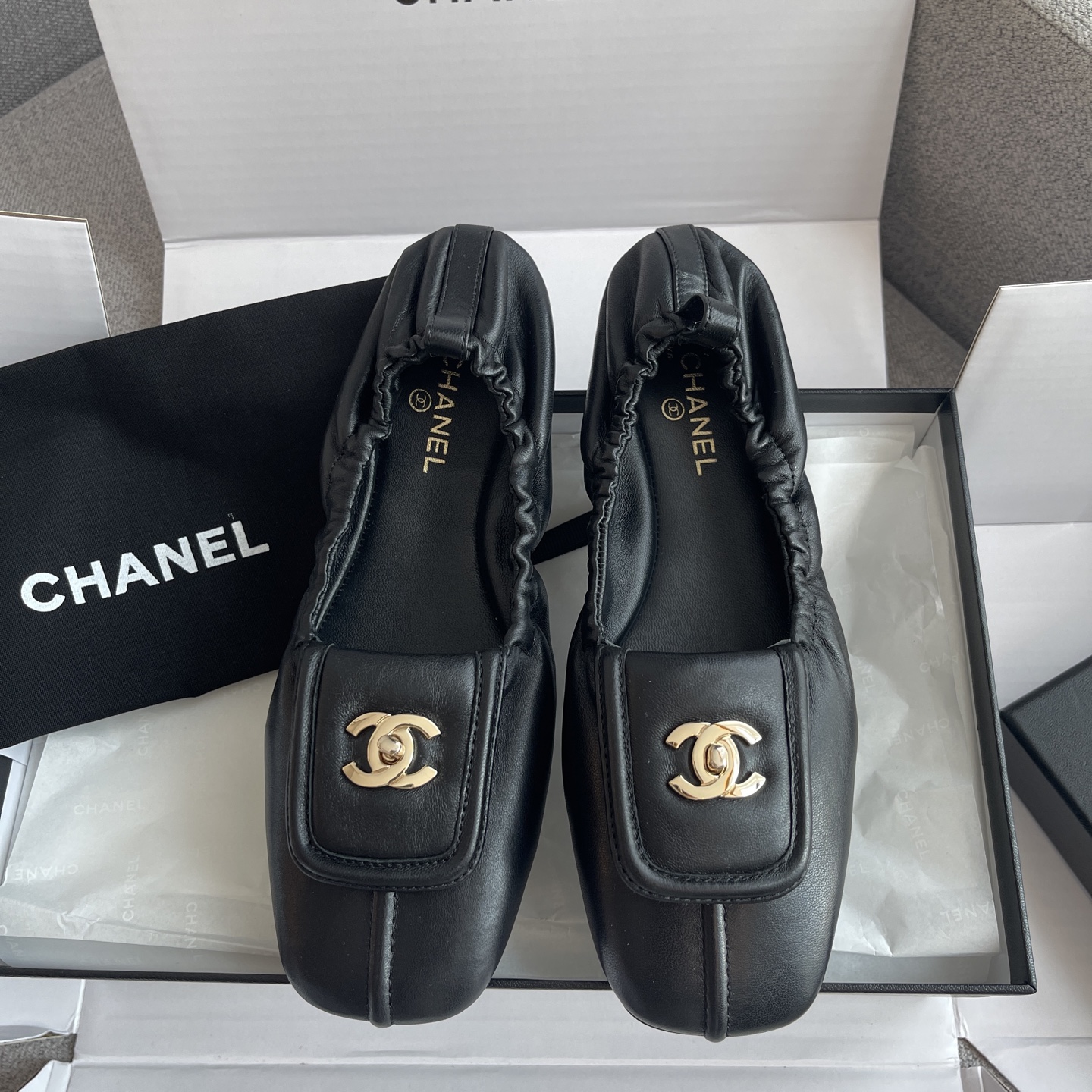 CHANEL 方头 芭蕾平底鞋 小羊皮 黑色 双C扣