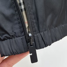 BBR巴宝莉 26FW 经典格纹双面拉链外套 BURBERRY巴宝莉双面格纹连帽外套 采用定制定染的格子面料制作,高级感 BBR巴宝莉 26FW 经典格纹双面拉链外套 BURBERRY巴宝莉双面格纹连帽外套 采用定制定染的格子面料制作,高级感