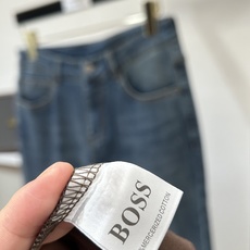 BOSS独家专供6新款原单男士Polo长袖高端定制 高版本 时尚百搭爆款,原版进口纯棉珠地面料 胸前logo图案设计 手 BOSS独家专供6新款原单男士Polo长袖高端定制 高版本 时尚百搭爆款,原版进口纯棉珠地面料 胸前logo图案设计 手