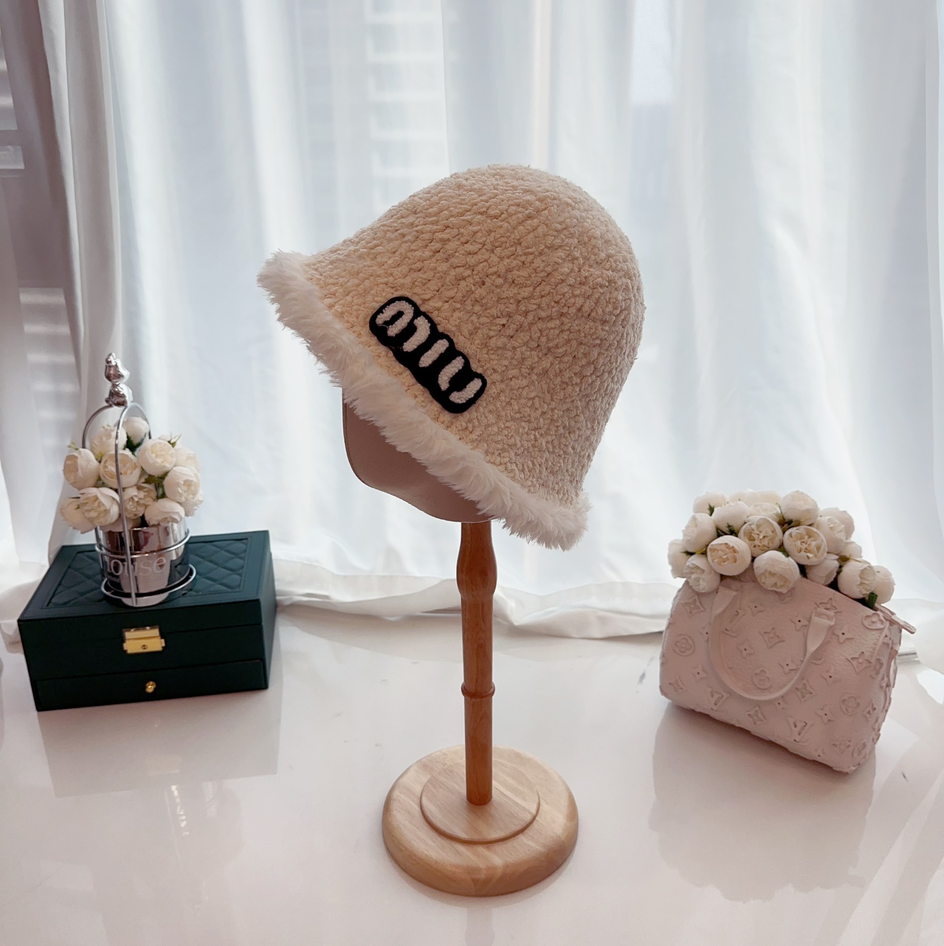 미우미우 모자 81138 Miu Miu Cap
