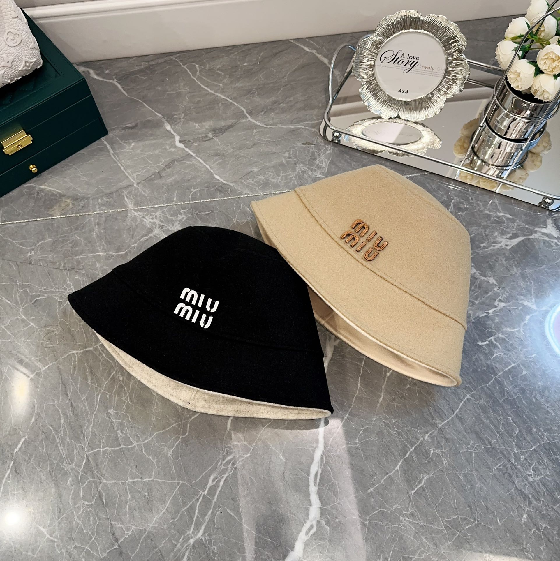 미우미우 모자 81143 Miu Miu Cap