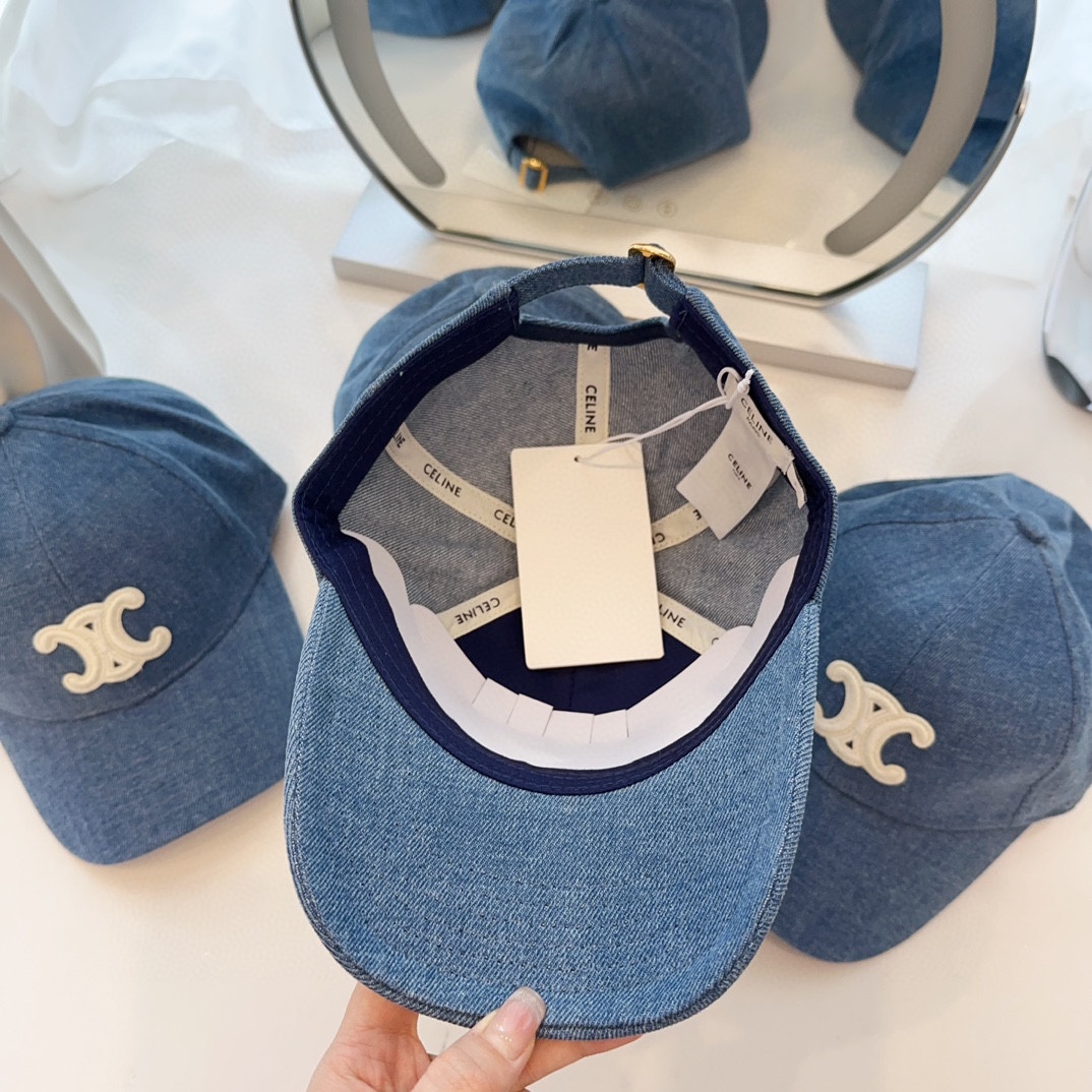 \nCELINE赛琳新款凯旋门刺绣标志牛仔棒球帽\n高品质复刻，色泽超赞，细节也是满分\n最新凯旋门标志，专柜断货王\n必入款