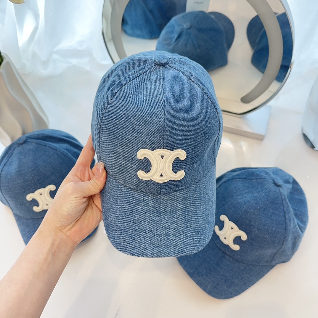 \nCELINE赛琳新款凯旋门刺绣标志牛仔棒球帽\n高品质复刻，色泽超赞，细节也是满分\n最新凯旋门标志，专柜断货王\n必入款
