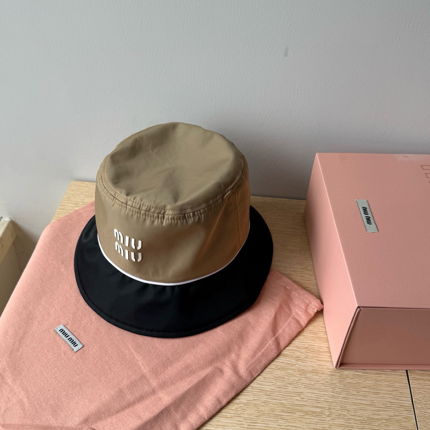 미우미우 모자 81297 Miu Miu Cap