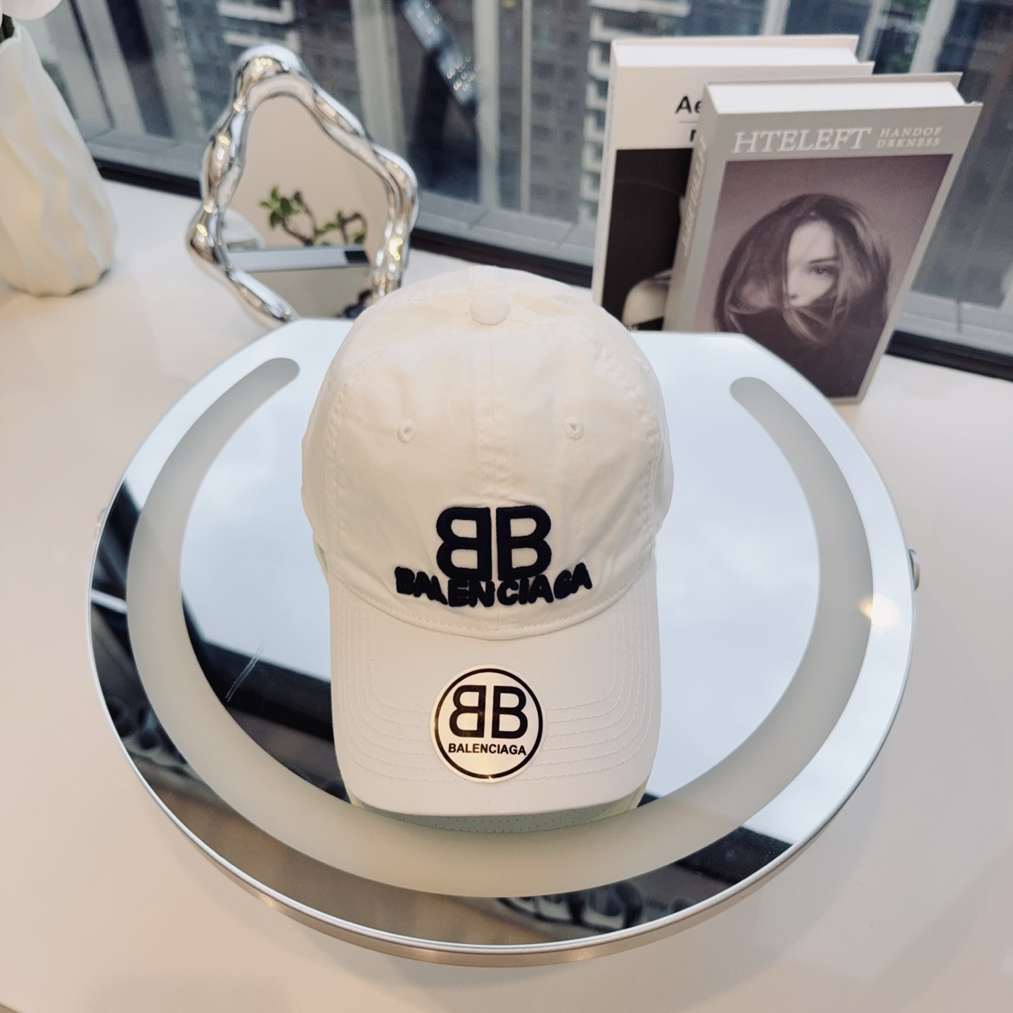 발렌시아가 워시드 코튼 어부 모자 상세 이미지 2