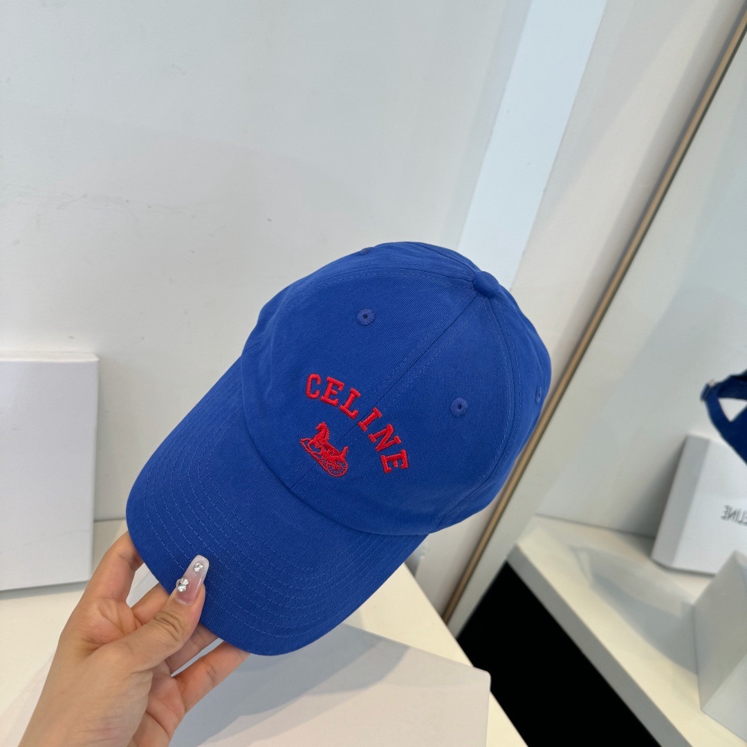 \n【CELINE赛琳】新款经典休闲潮流款棒球帽日韩风格，随便搭配都超好看！出门旅游，绝对要入手的一款