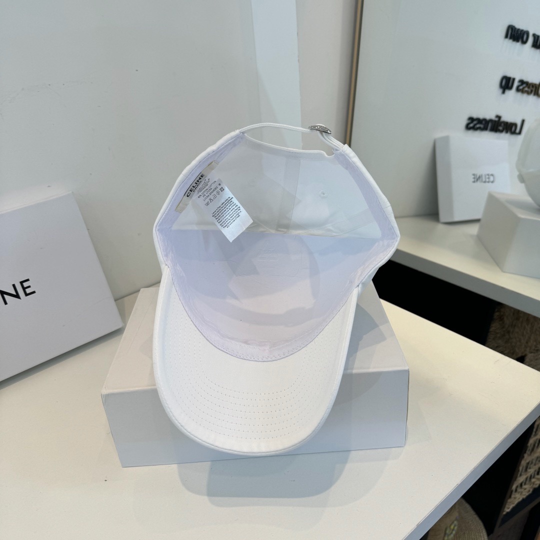 \n【CELINE赛琳】新款经典休闲潮流款棒球帽日韩风格，随便搭配都超好看！出门旅游，绝对要入手的一款