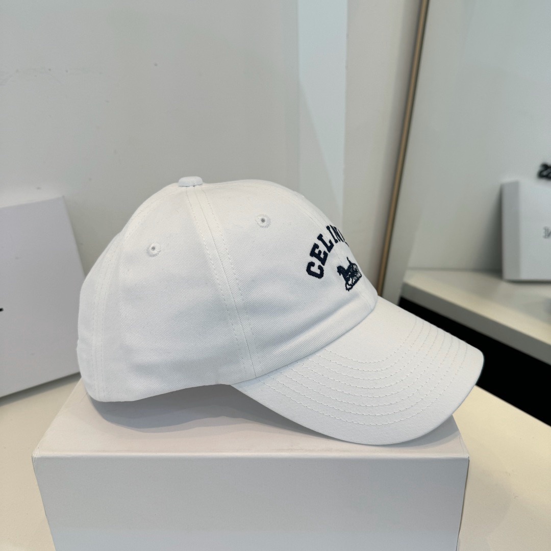 \n【CELINE赛琳】新款经典休闲潮流款棒球帽日韩风格，随便搭配都超好看！出门旅游，绝对要入手的一款