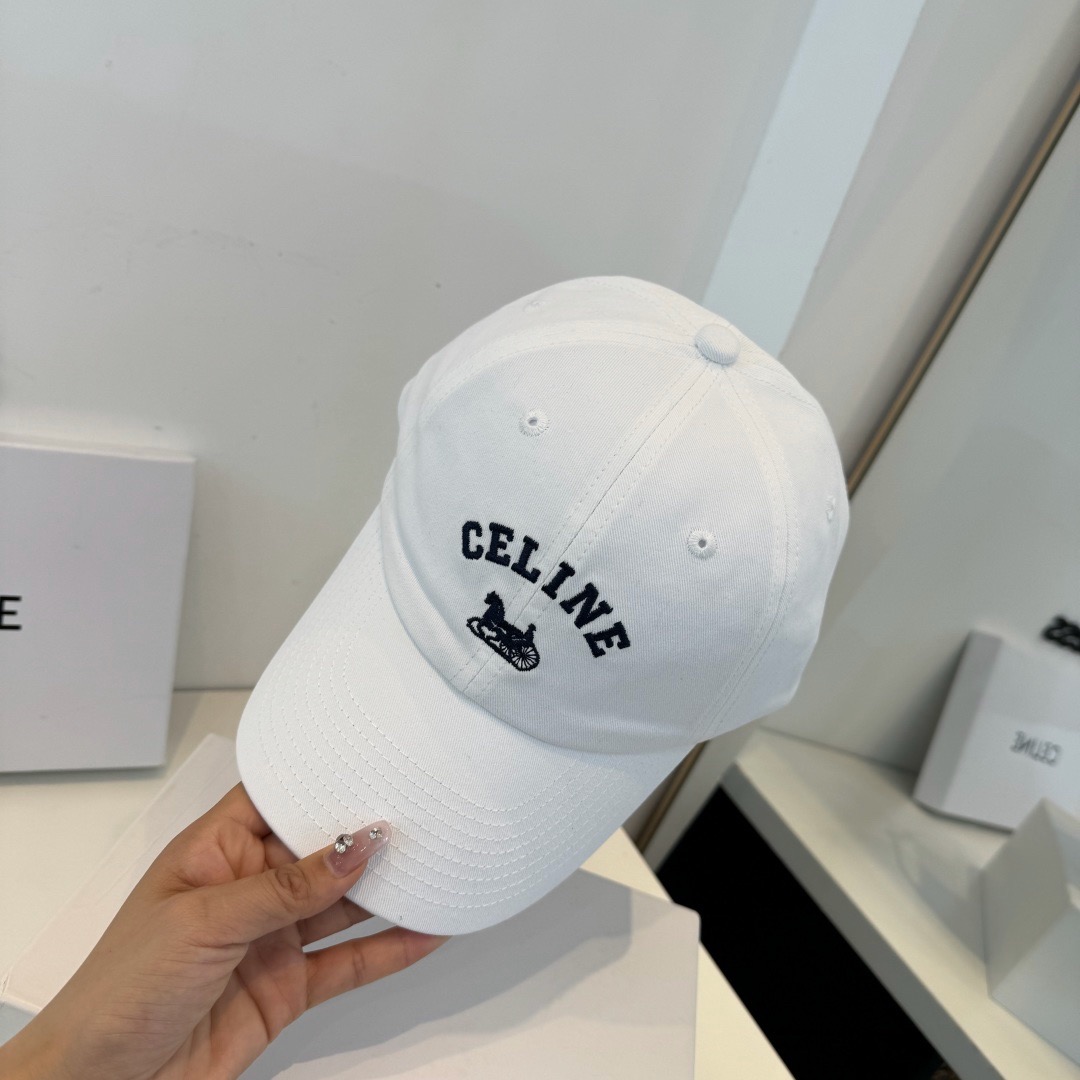 \n【CELINE赛琳】新款经典休闲潮流款棒球帽日韩风格，随便搭配都超好看！出门旅游，绝对要入手的一款