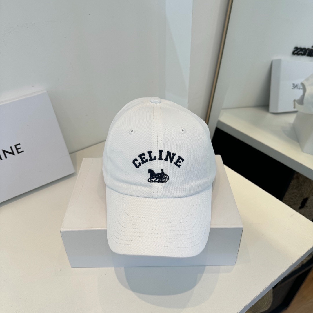 \n【CELINE赛琳】新款经典休闲潮流款棒球帽日韩风格，随便搭配都超好看！出门旅游，绝对要入手的一款