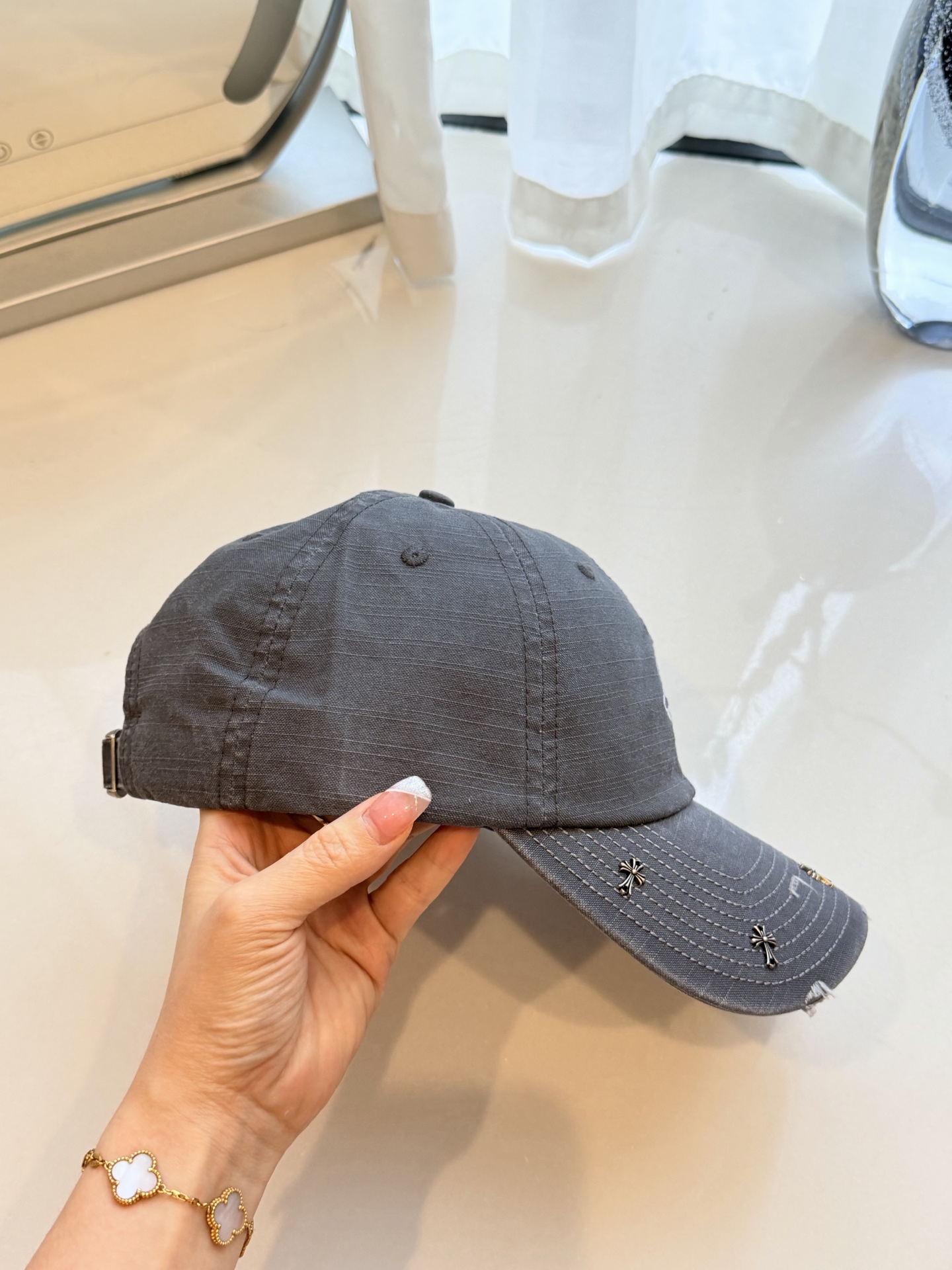 \n克罗心新款棒球帽\n
