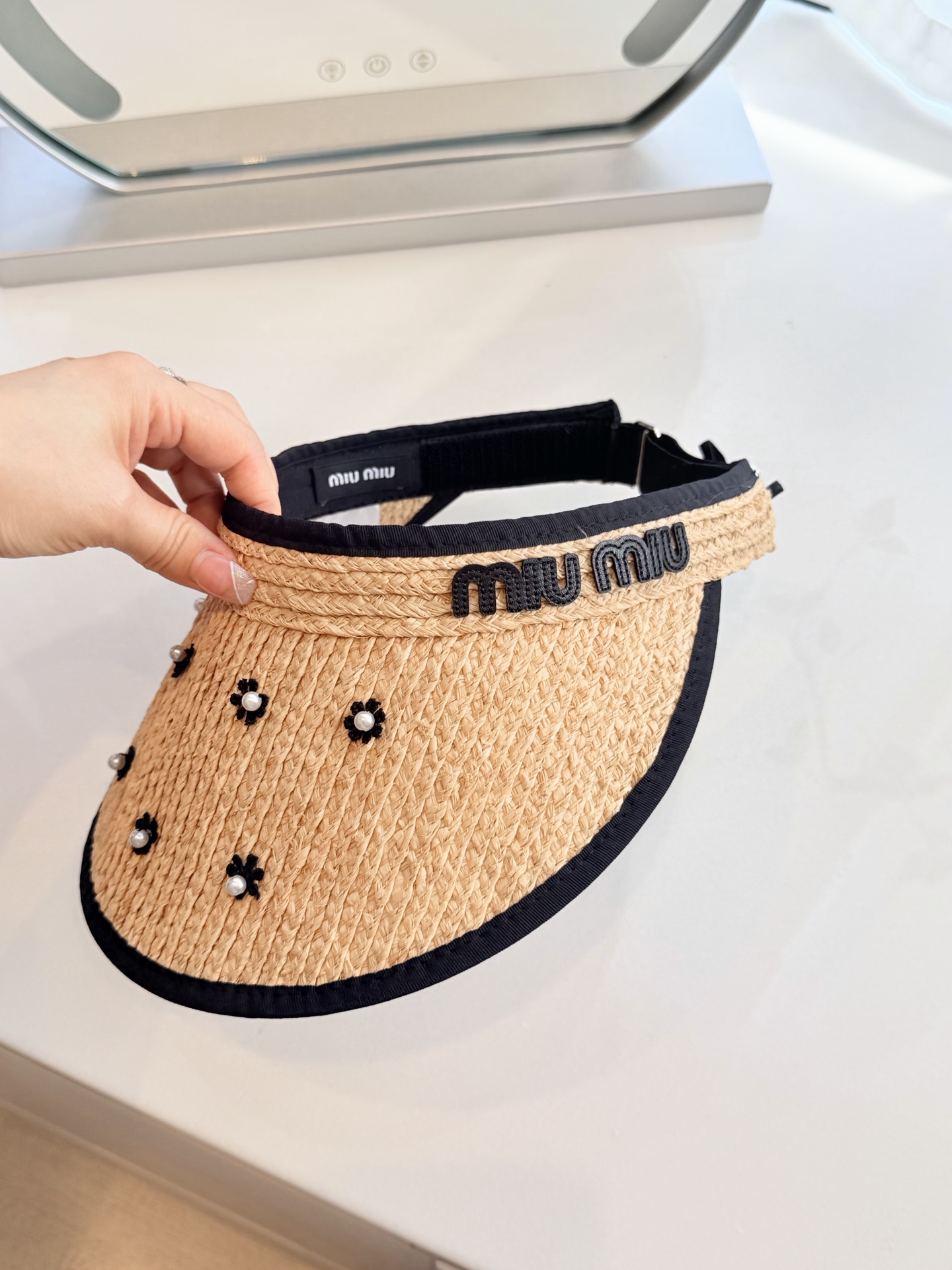 \nmiumiu拉菲草空顶帽