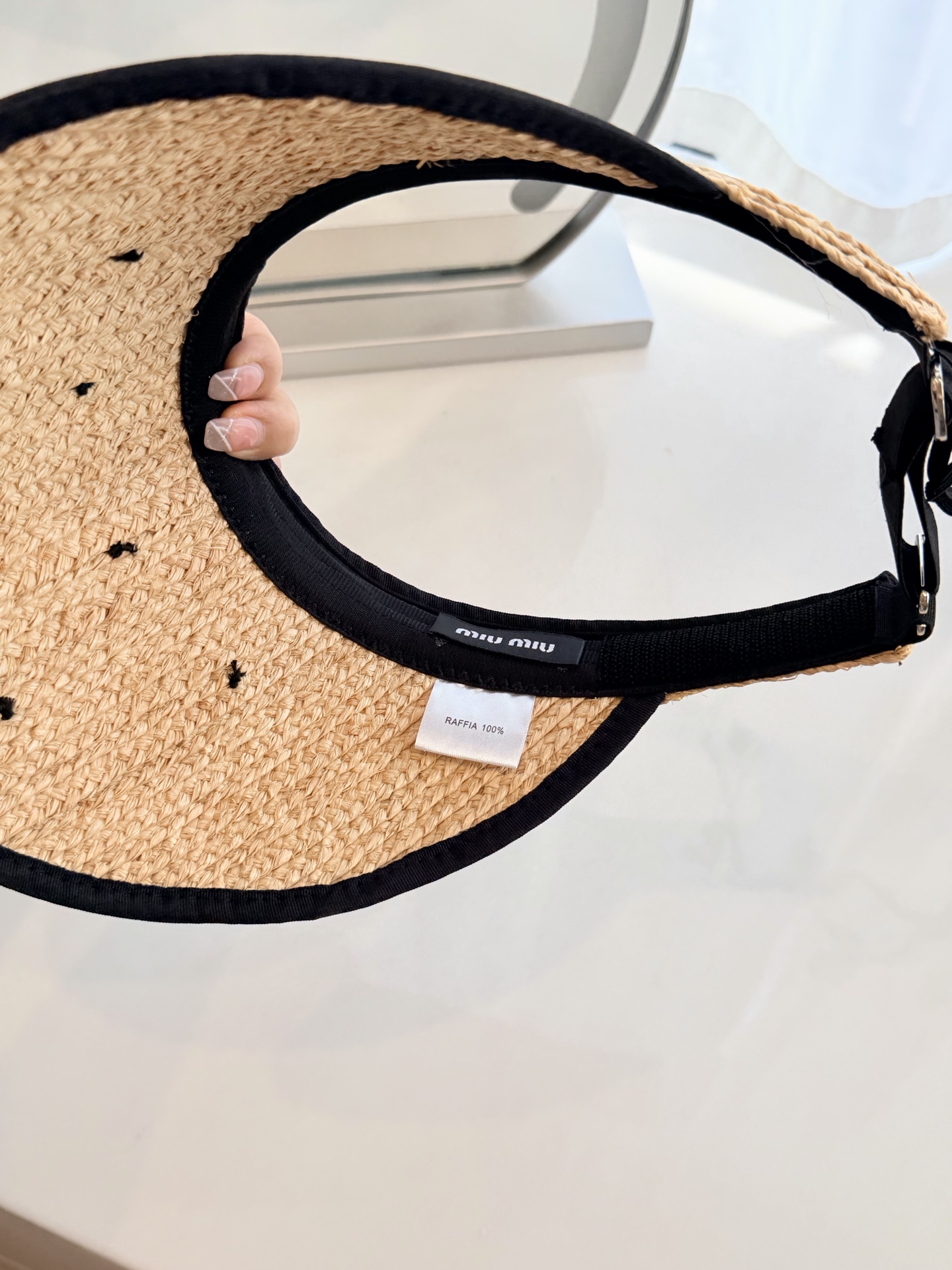 \nmiumiu拉菲草空顶帽