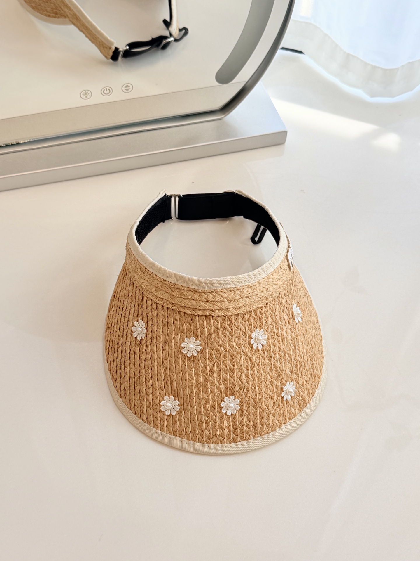 \nmiumiu拉菲草空顶帽