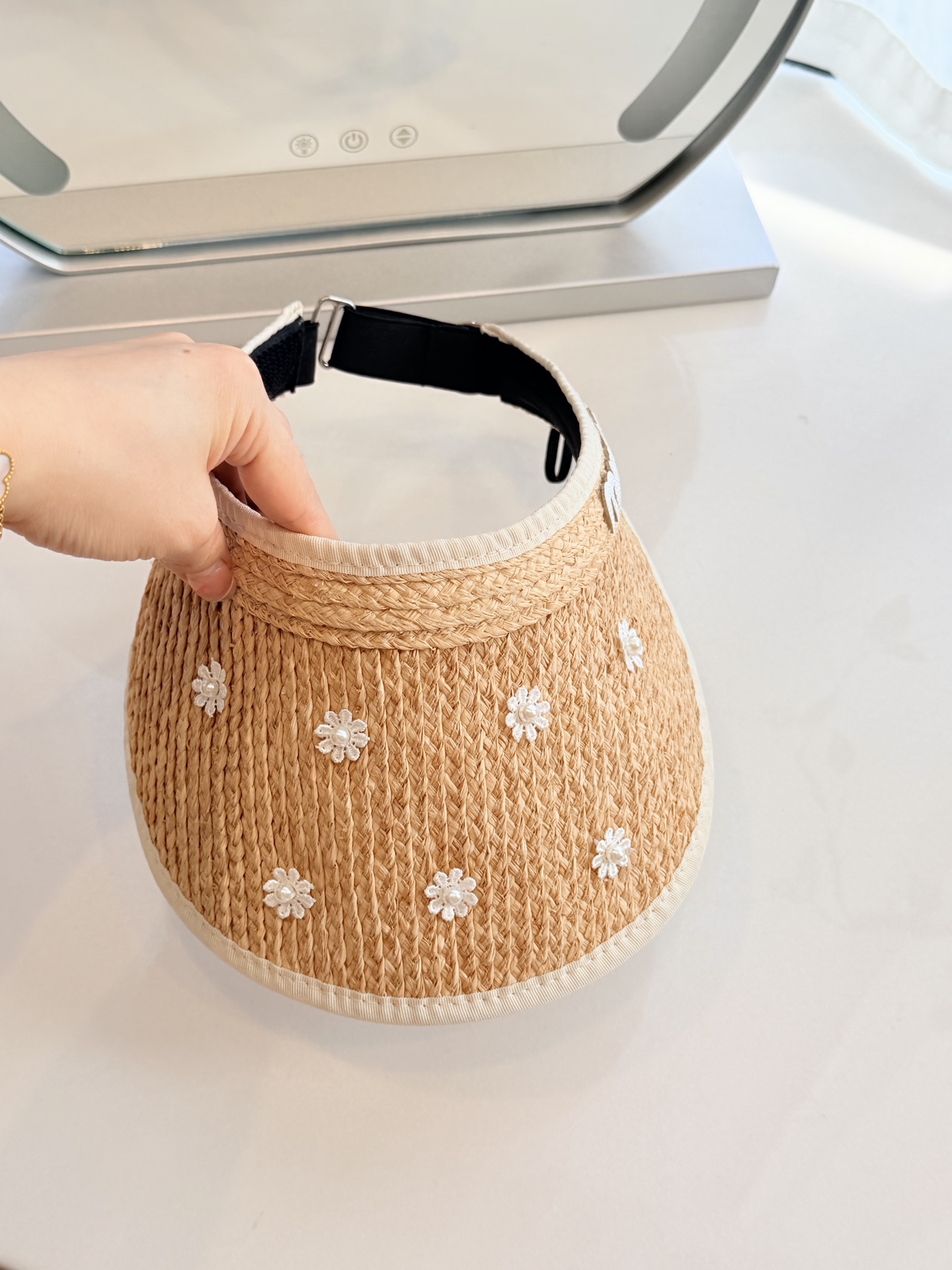 \nmiumiu拉菲草空顶帽